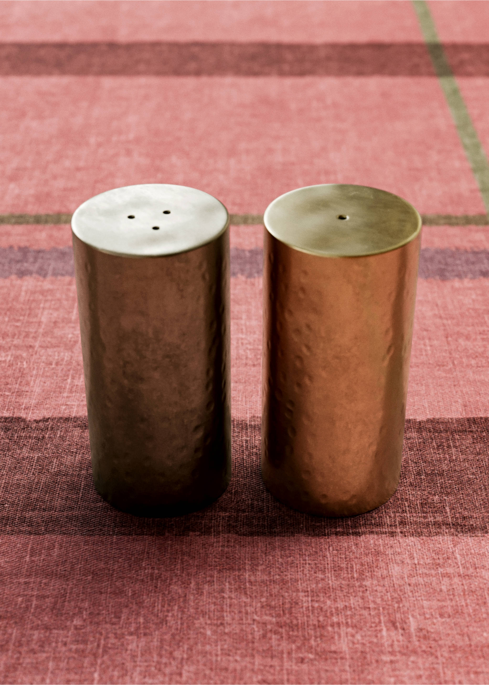 Stainless steel salt and pepper shakers - General plane, Copper. Ref: 37053300-00.
