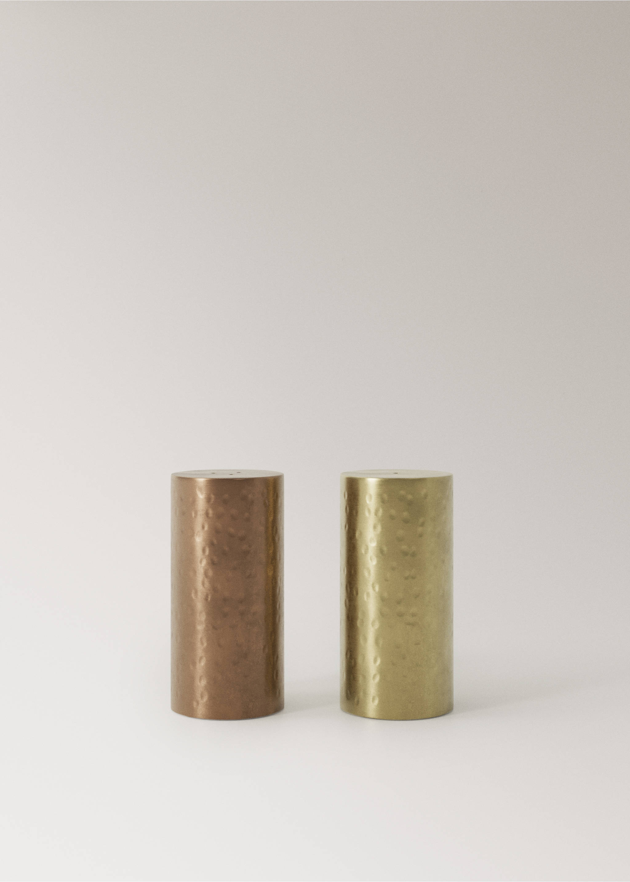 Stainless steel salt and pepper shakers - Article without model, Copper. Ref: 37053300-00.