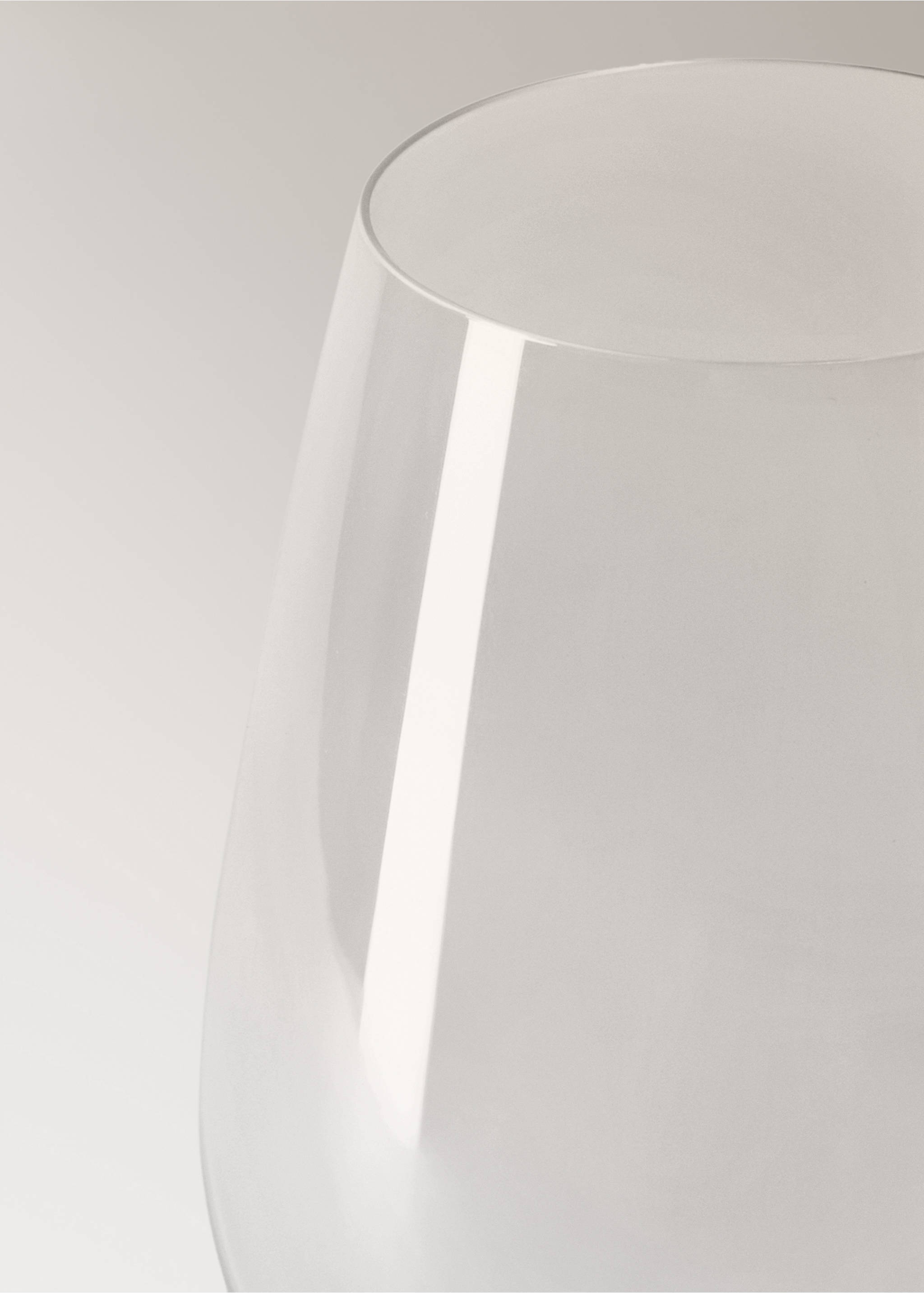 100% glass goblet - Details of the article 2, Ice Grey. Ref: 37053302-00.