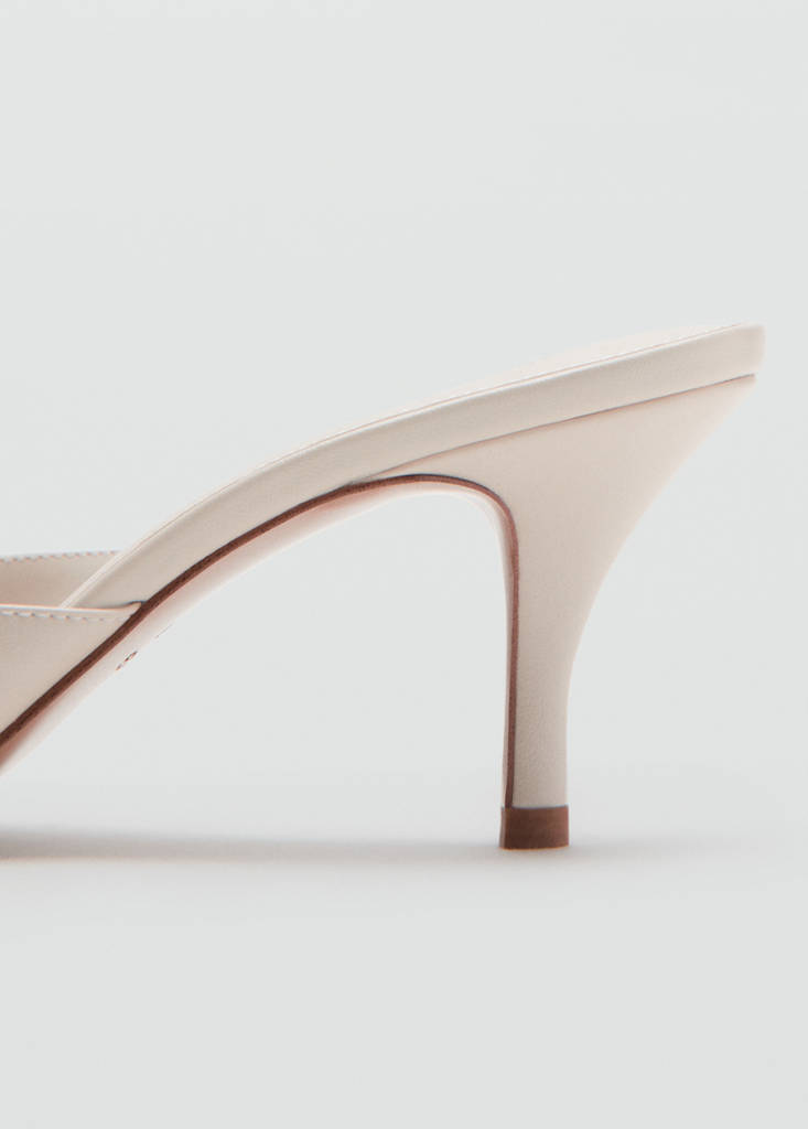 Heeled sandals with metallic detail — Ecru
