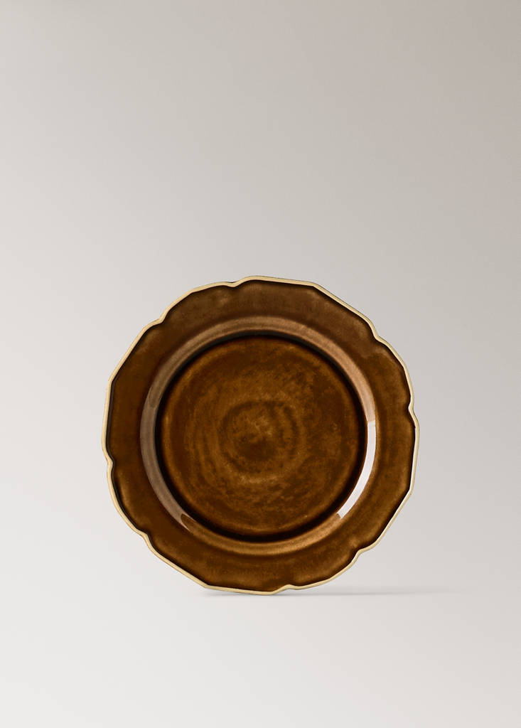 Stoneware flat plate with wavy design — Leather