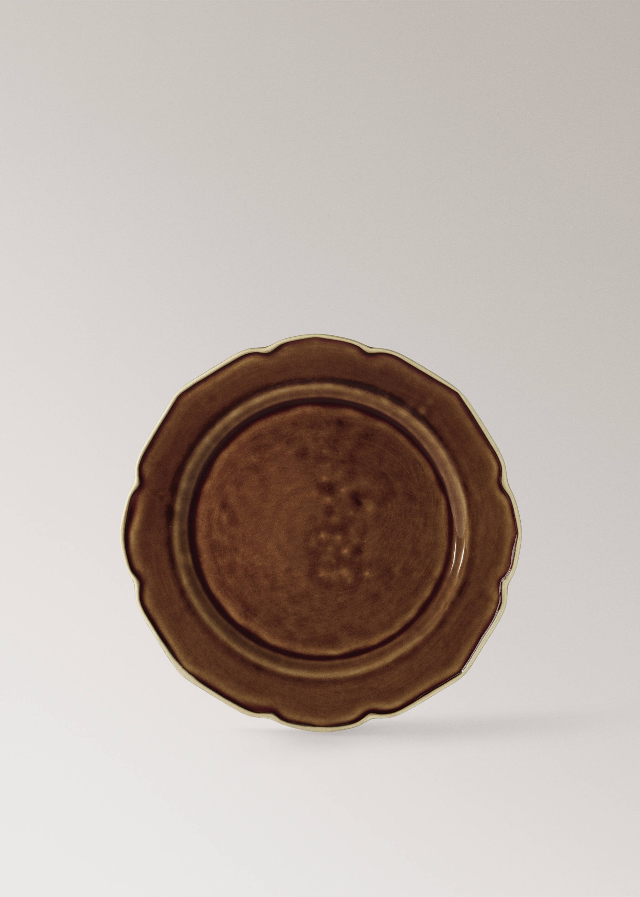 Stoneware flat plate with wavy design - Article without model, Leather. Ref: 37053309-00.