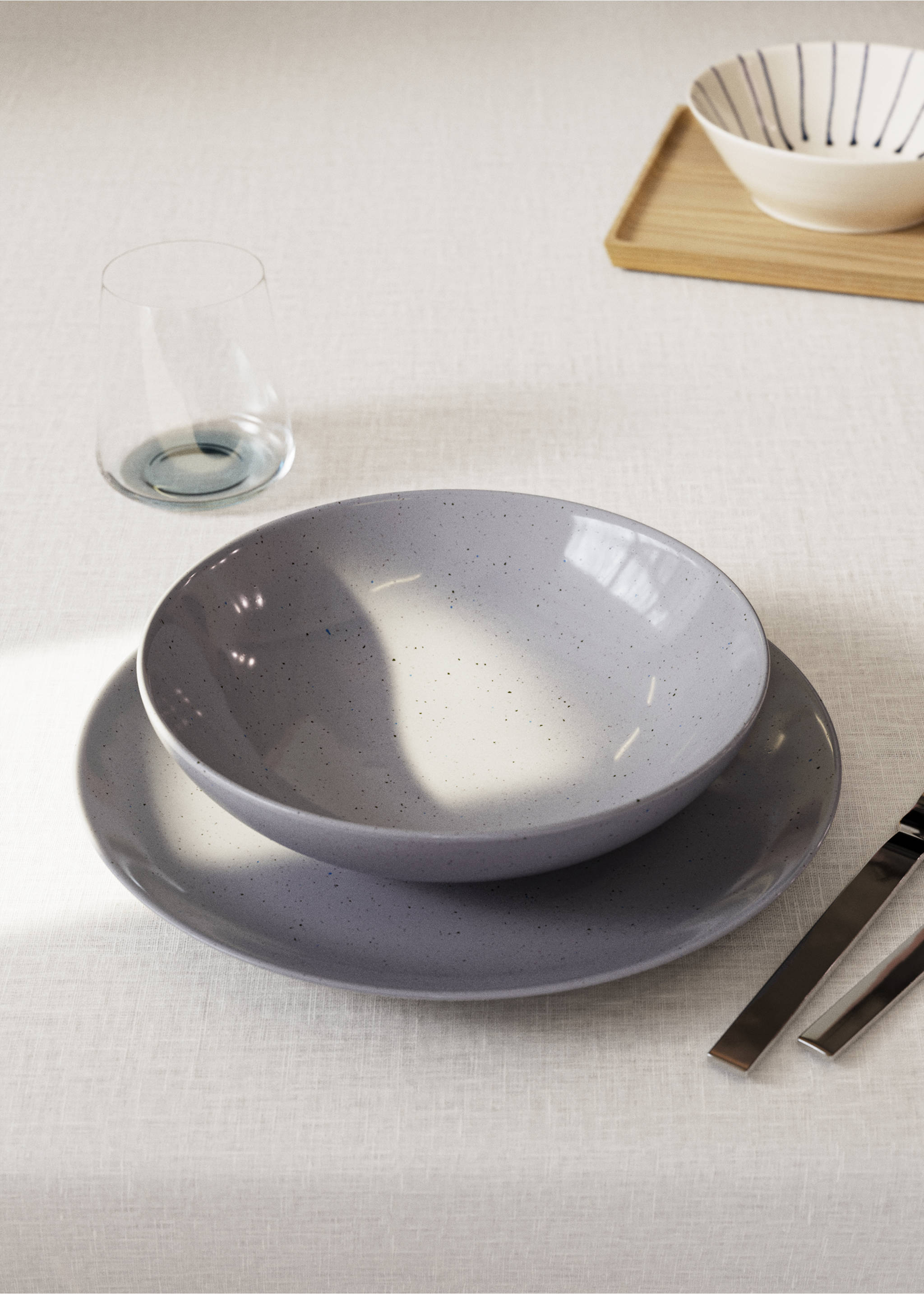 Deep stoneware plate with spots - General plane, Blue. Ref: 37053310-00.