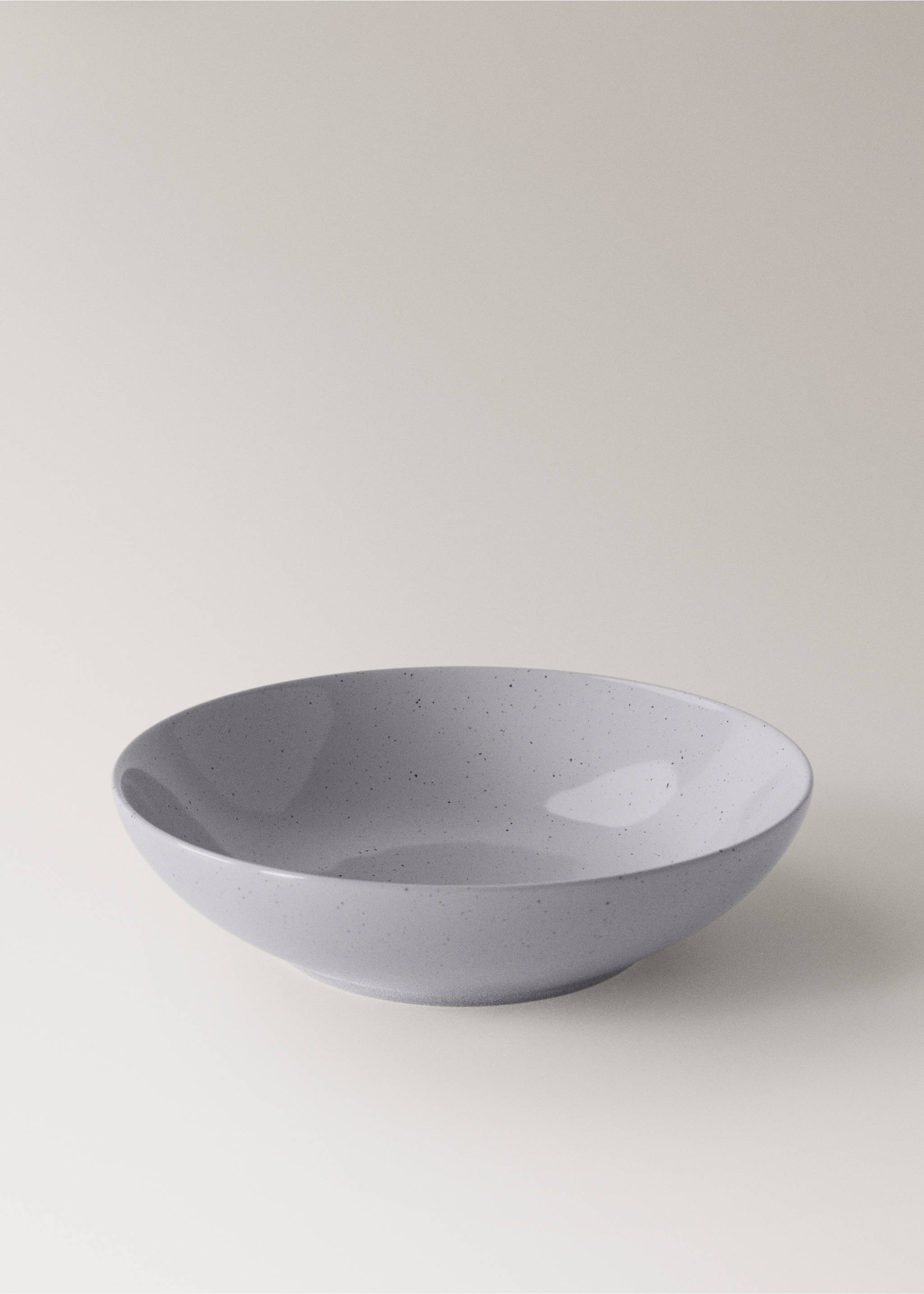 Deep stoneware plate with spots - Details of the article 1, Blue. Ref: 37053310-00.