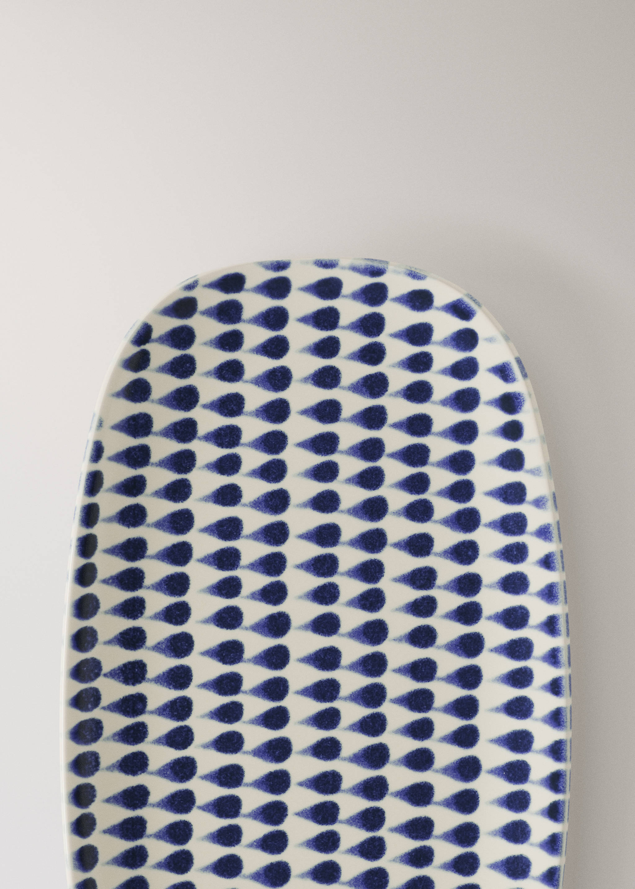 Small printed oval stoneware dish - Details of the article 2