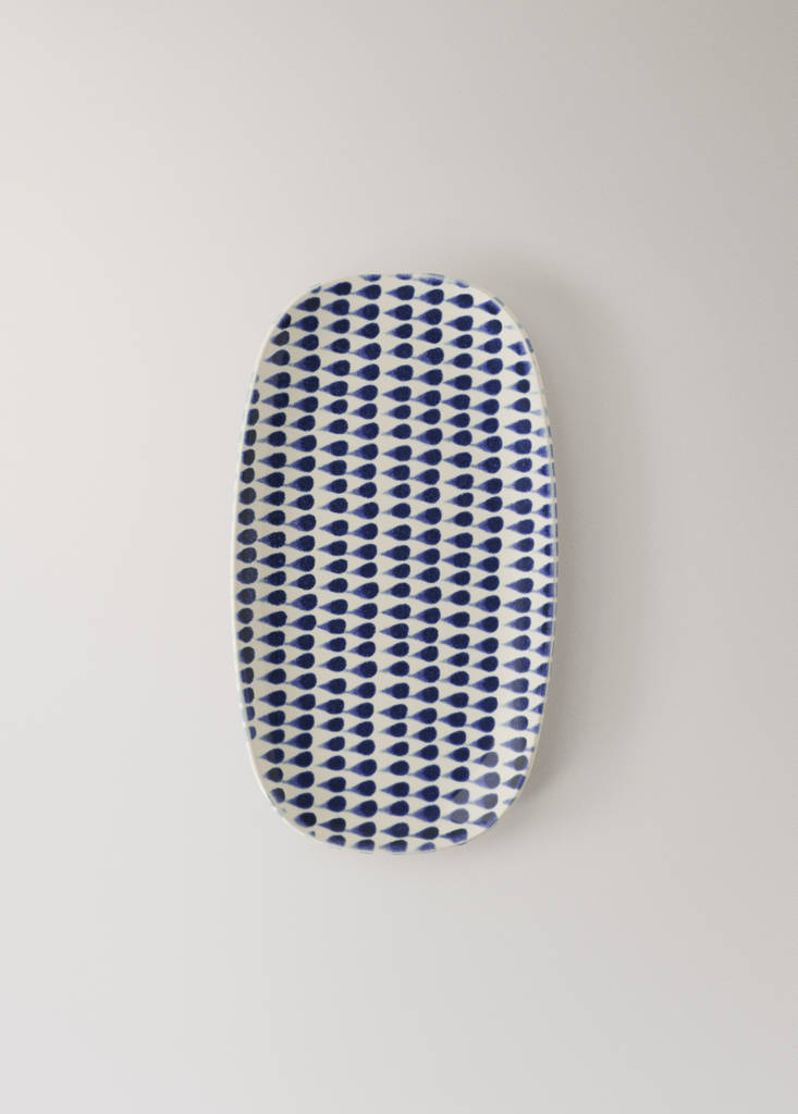Small printed oval stoneware dish — Night Blue