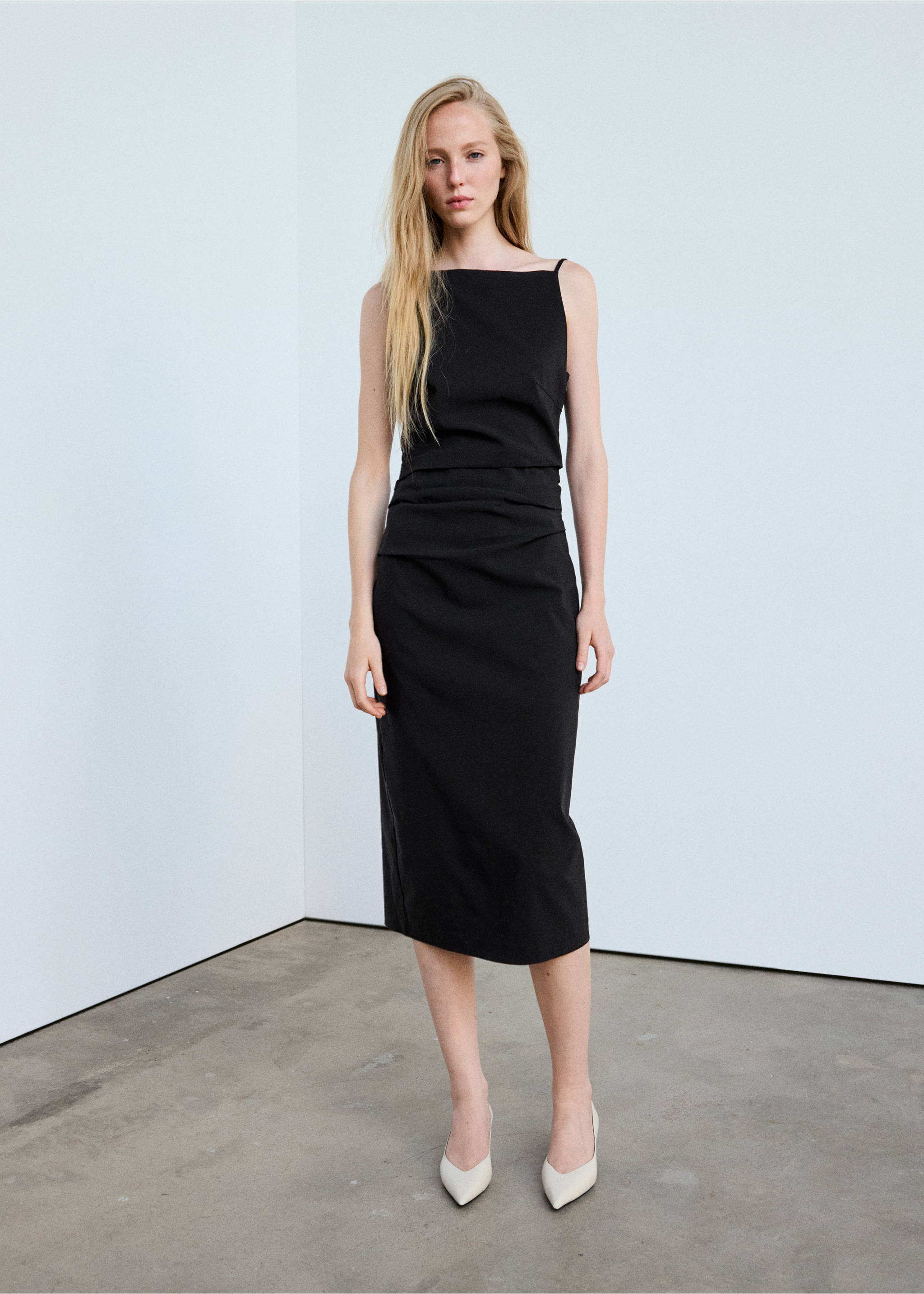 Midi dress with tuck details - General plane, Black. Ref: 37053859-00.