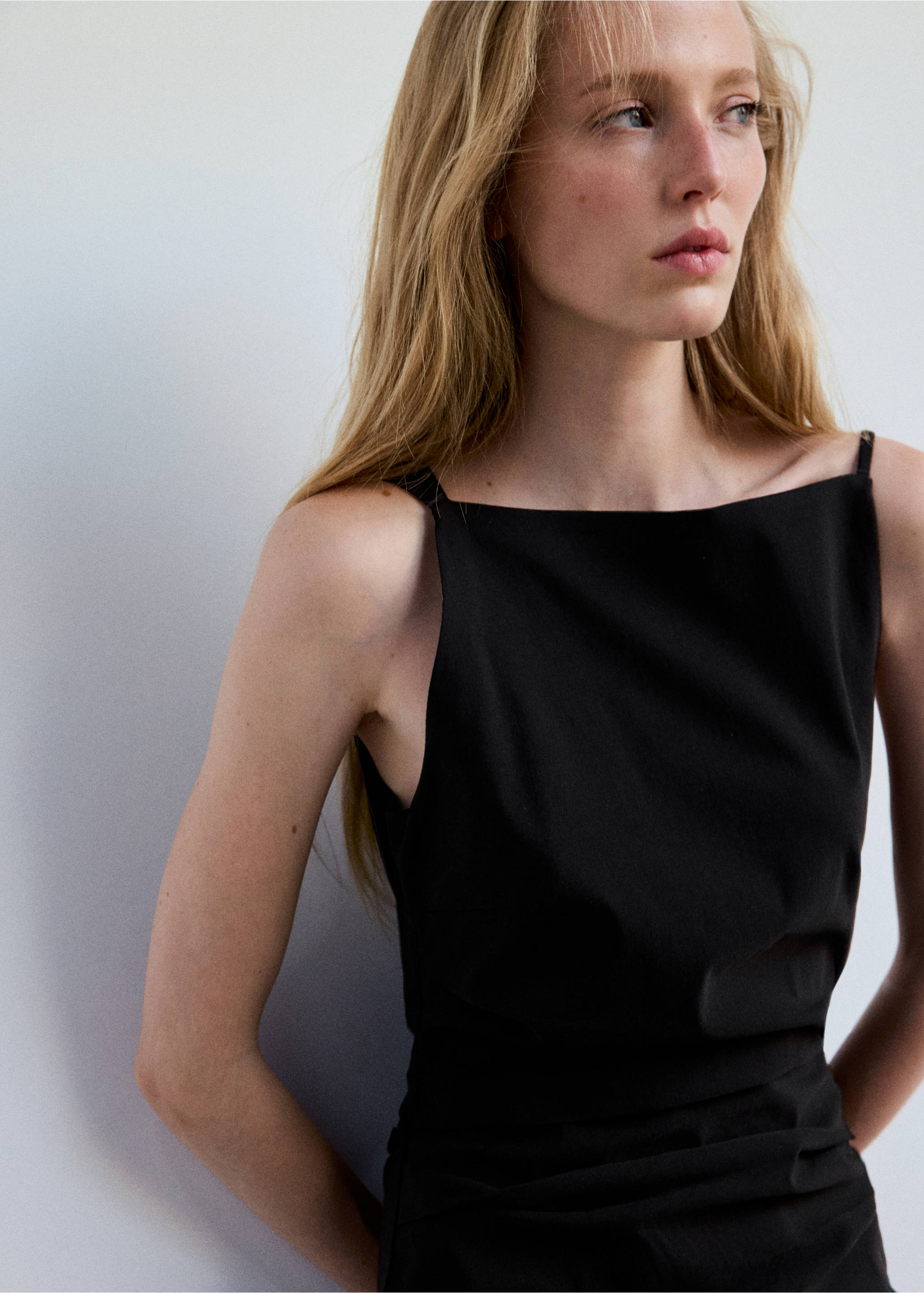 Midi dress with tuck details - Details of the article 1, Black. Ref: 37053859-00.