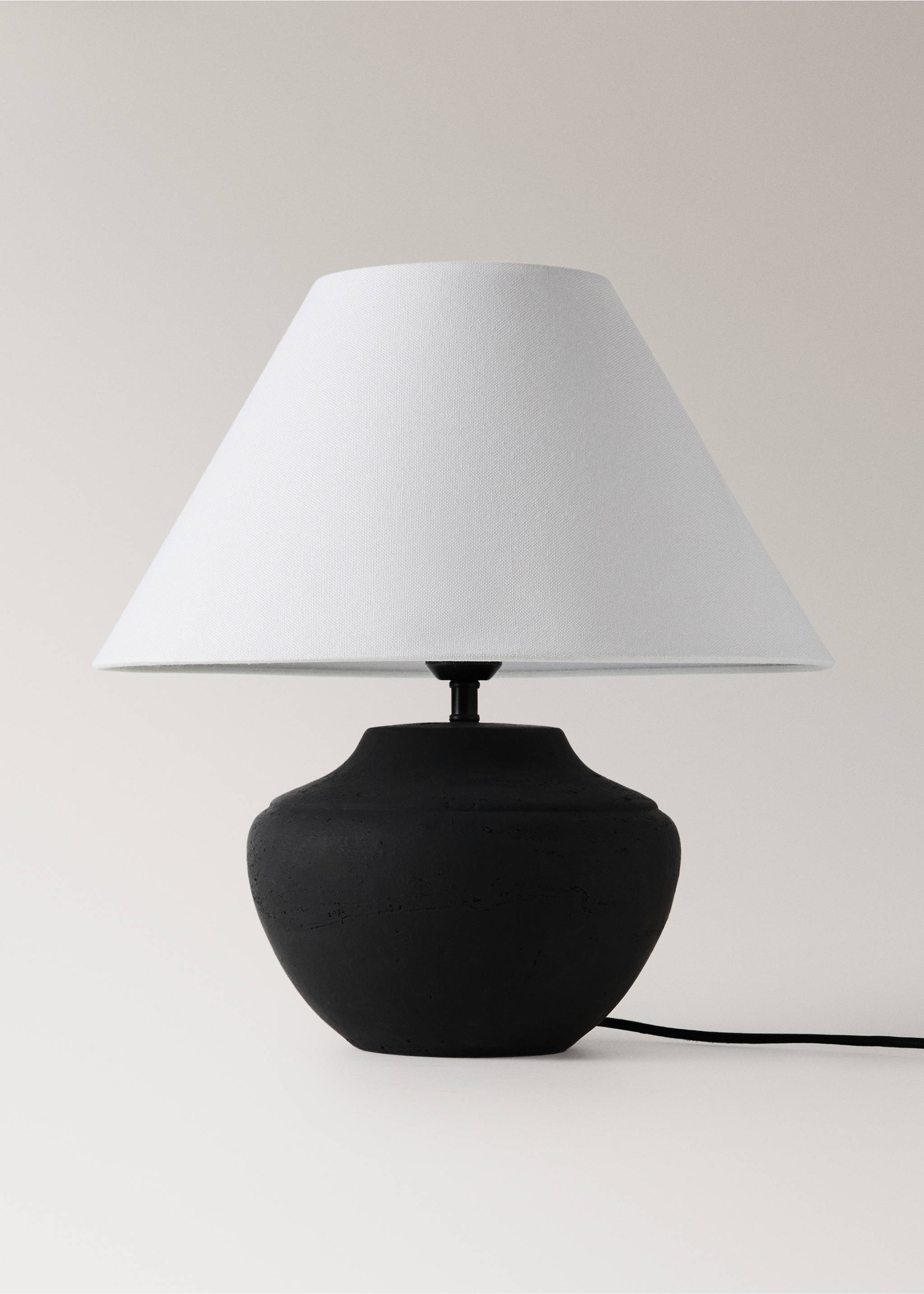 Table lamp with a rounded black base and white conical lampshade., Black. Ref: 37053860-00.