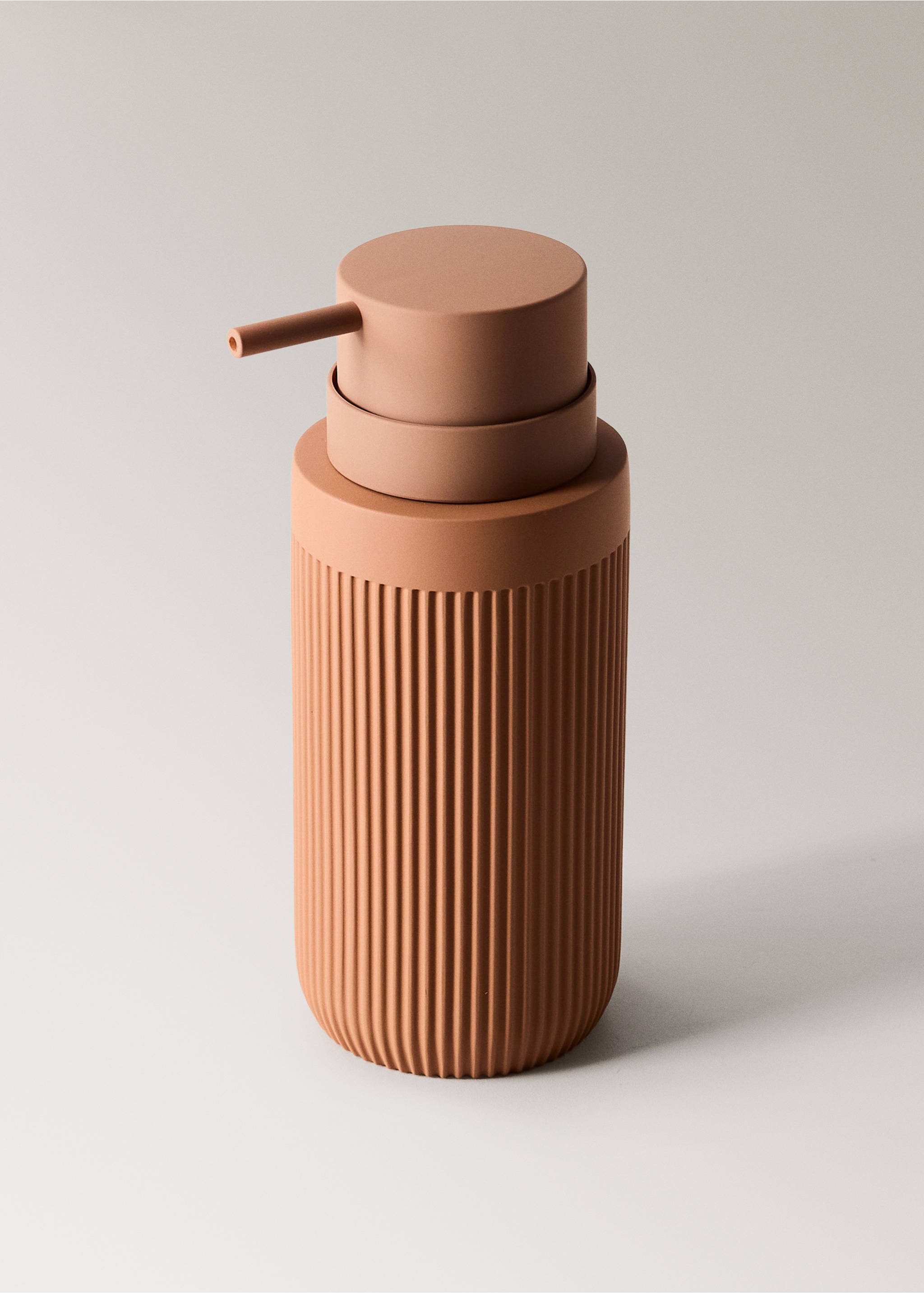 Striped resin soap dispenser - Details of the article 2, Ochre. Ref: 37053863-00.