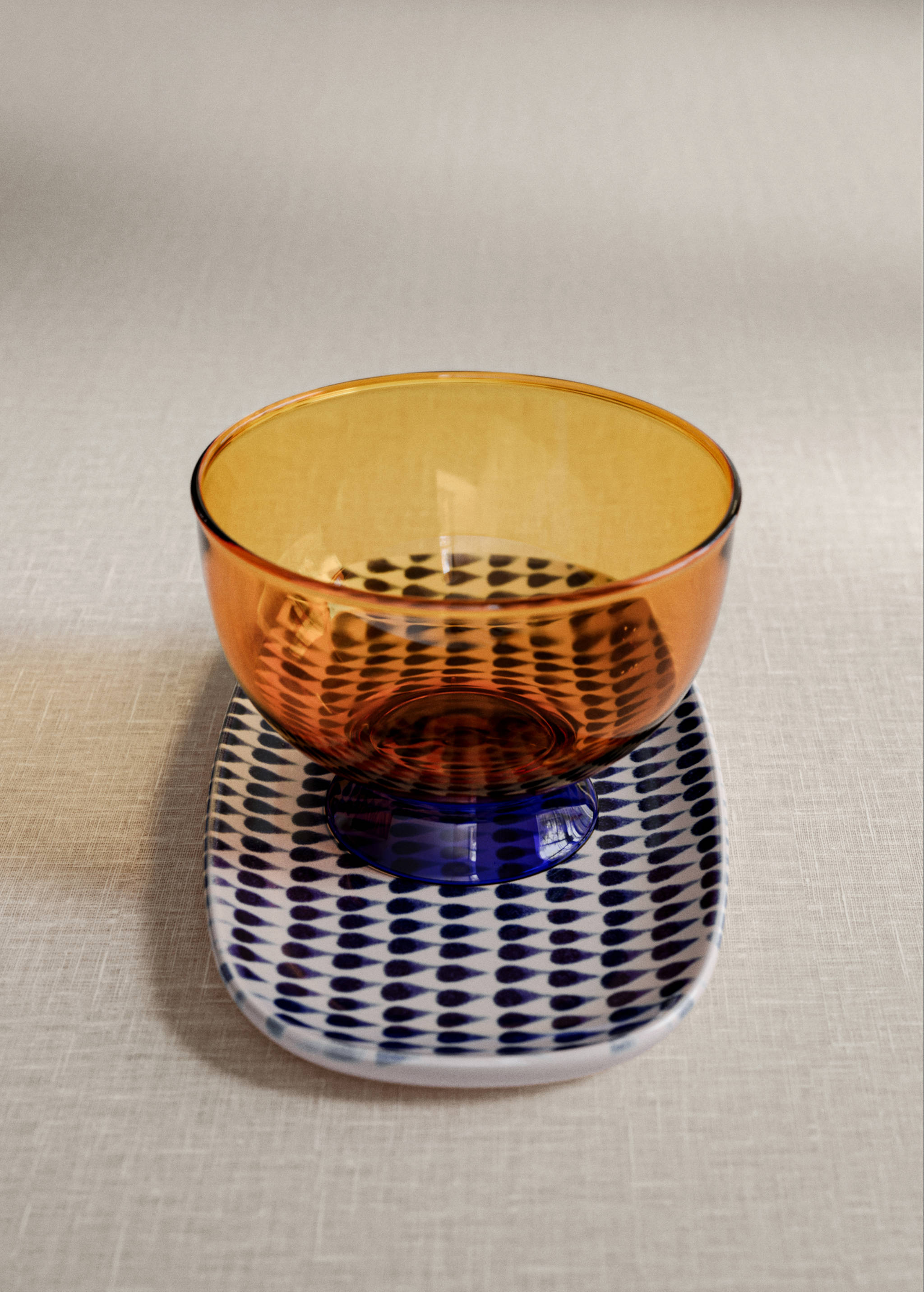 Bicolour glass bowl - General plane