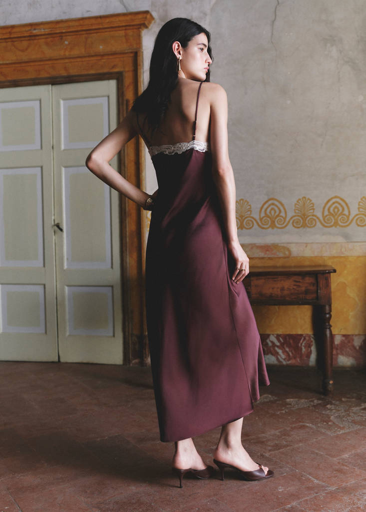 Satin lace dress — Maroon