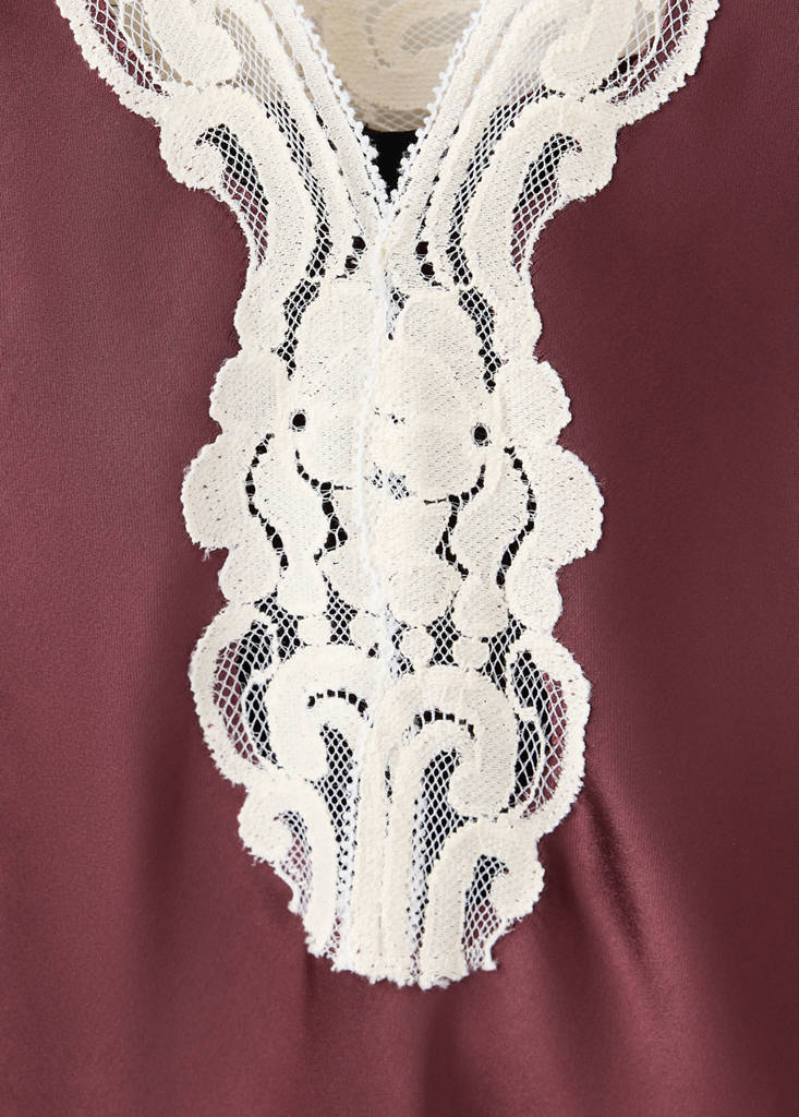 Satin lace dress — Maroon
