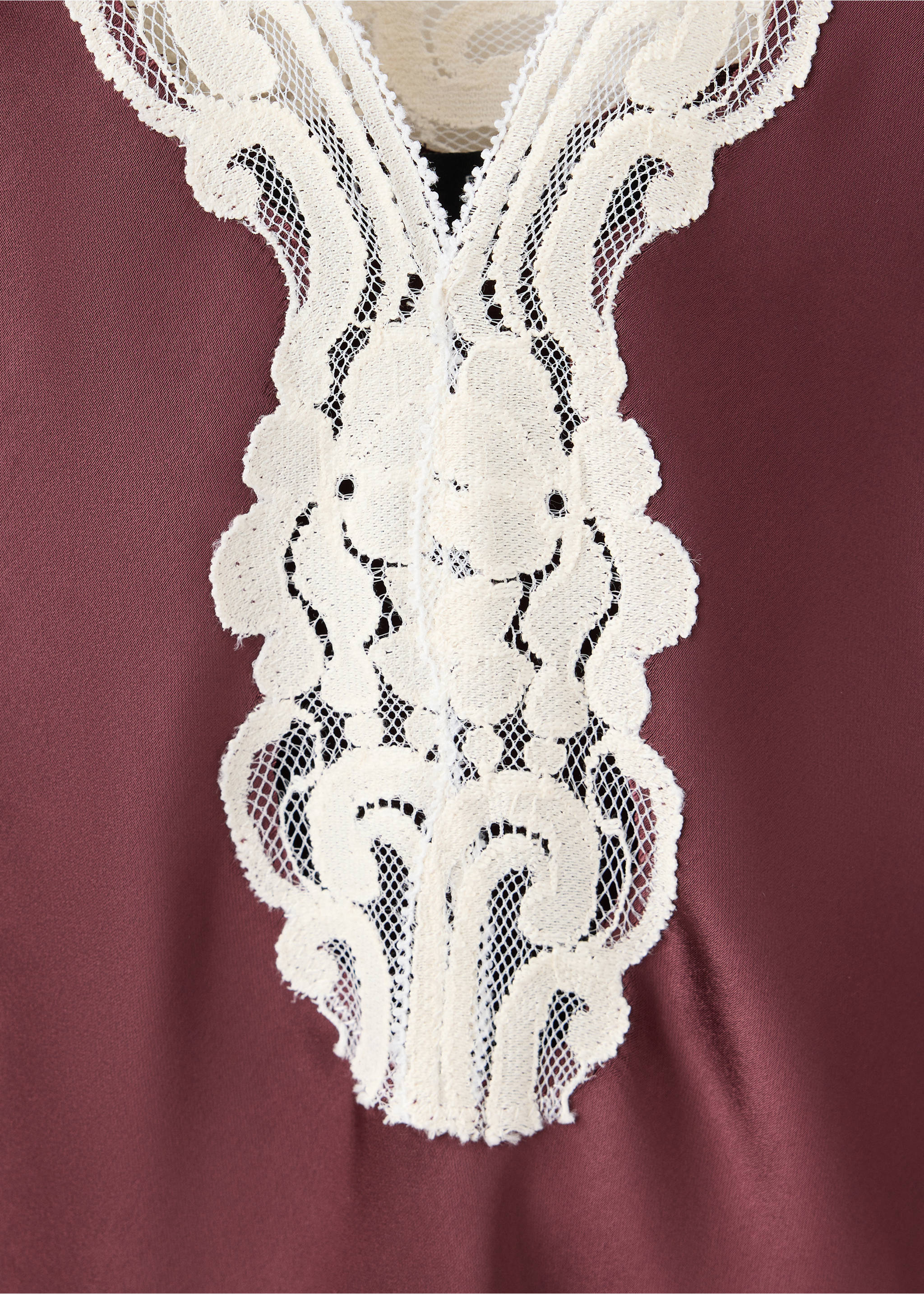 Robe satinée en dentelle - Détail de l'article 8, Grenat. Ref: 37053885-00.