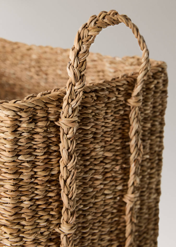 Medium braided seagrass basket with handles — Brown