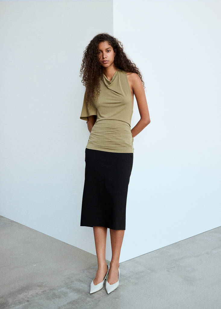 Asymetryczna bluzka drapowana khaki - Kobieta - L - MANGO