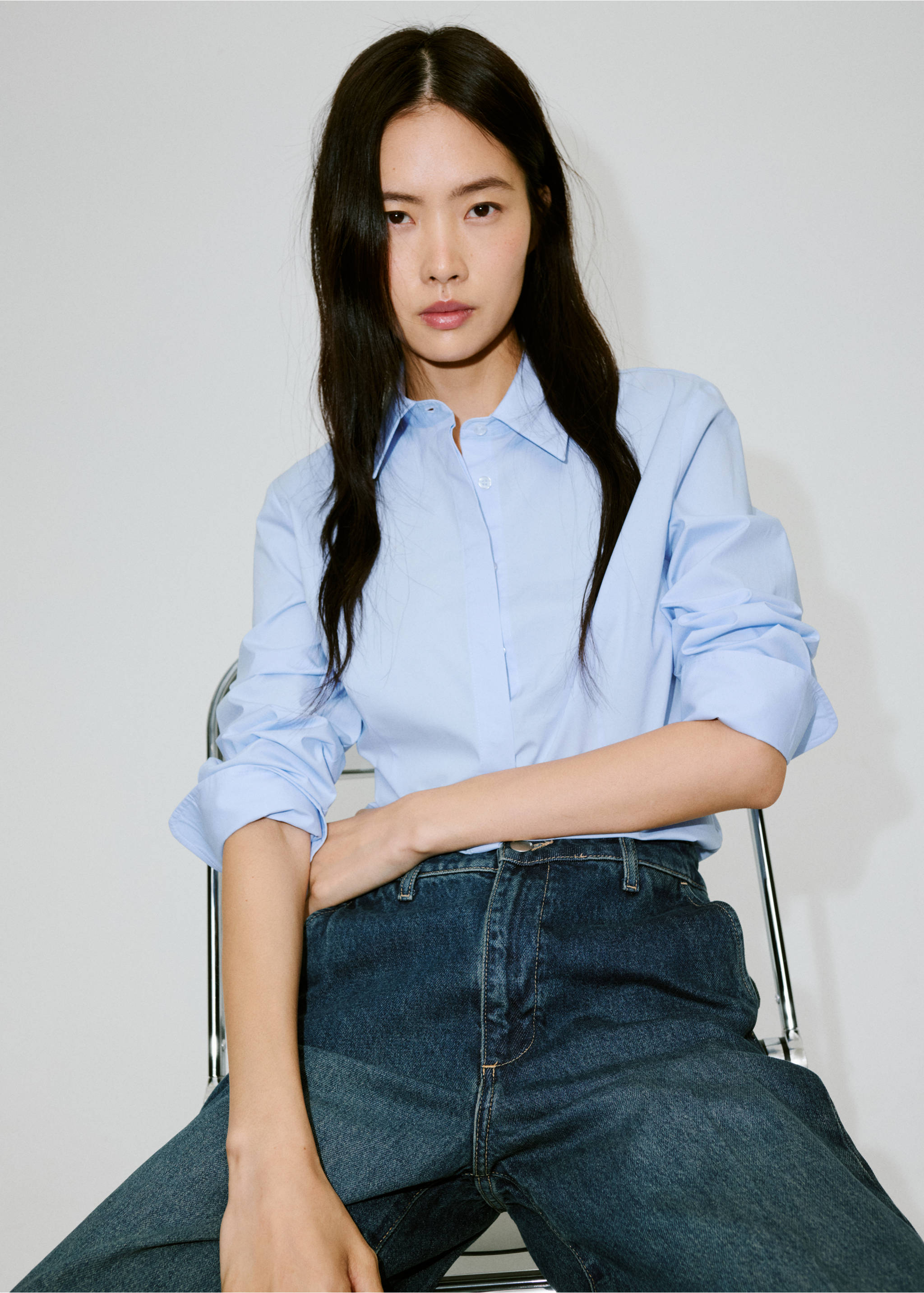 Slim-fit poplin shirt - Details of the article 3, Sky Blue. Ref: 37054068-00.