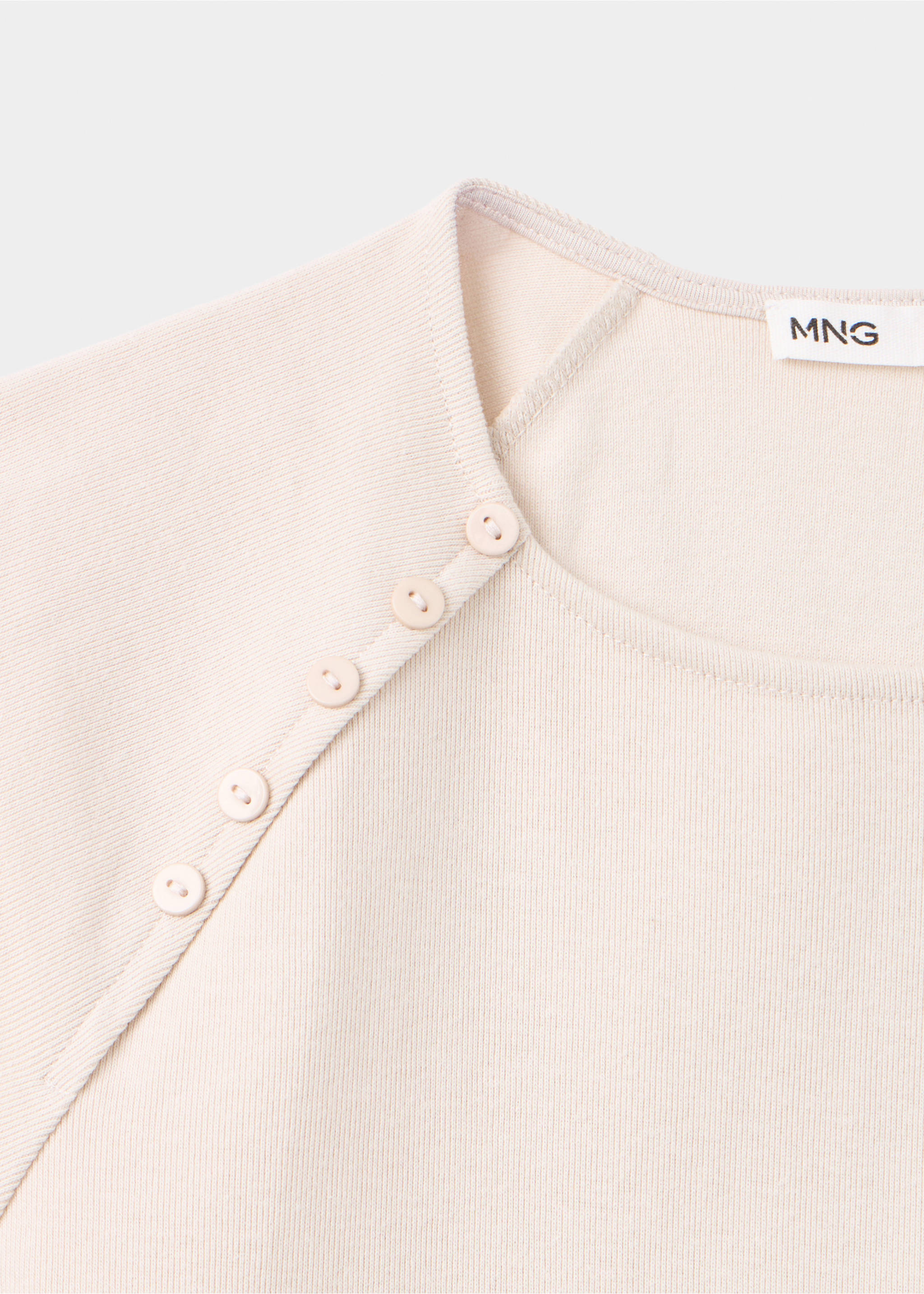 Button-detail T-shirt - Details of the article 8, Sand. Ref: 37054071-00.