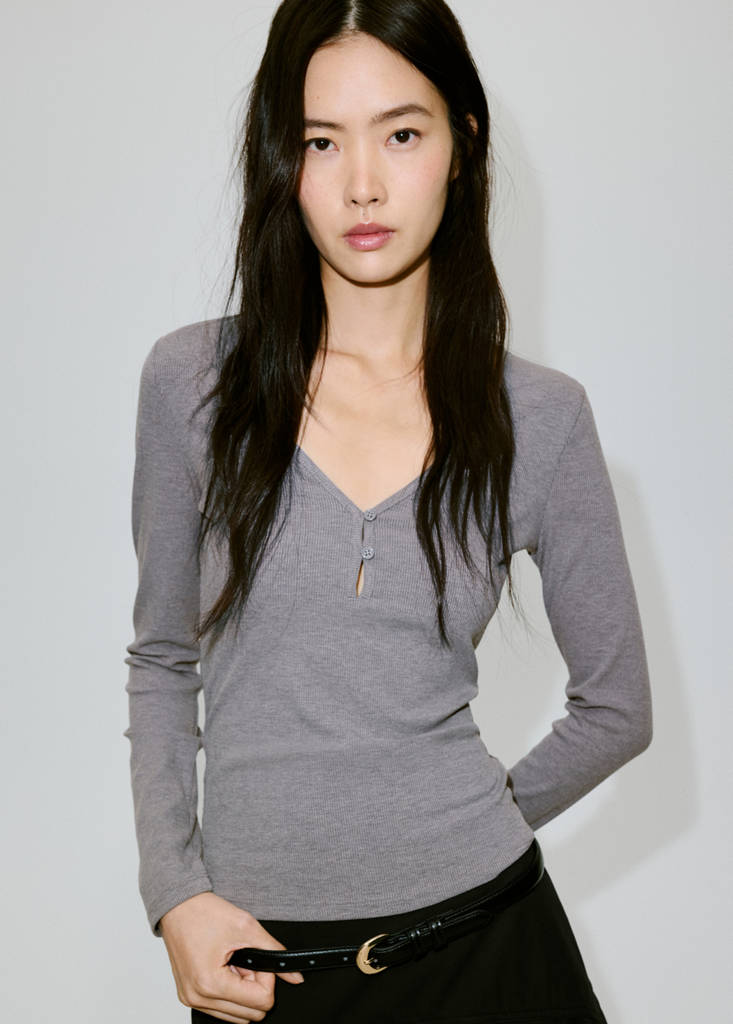 Ribbed V-neck T-shirt — Grey