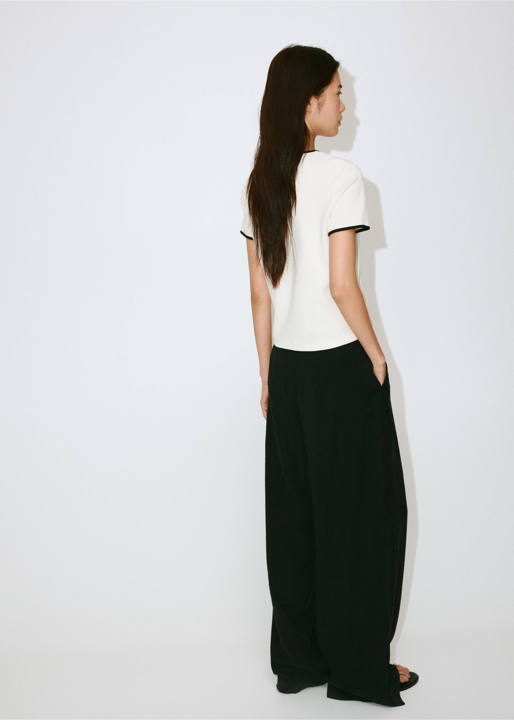 Cotton t-shirt with contrasting trim - Reverse of the article, Ecru. Ref: 37054076-00.