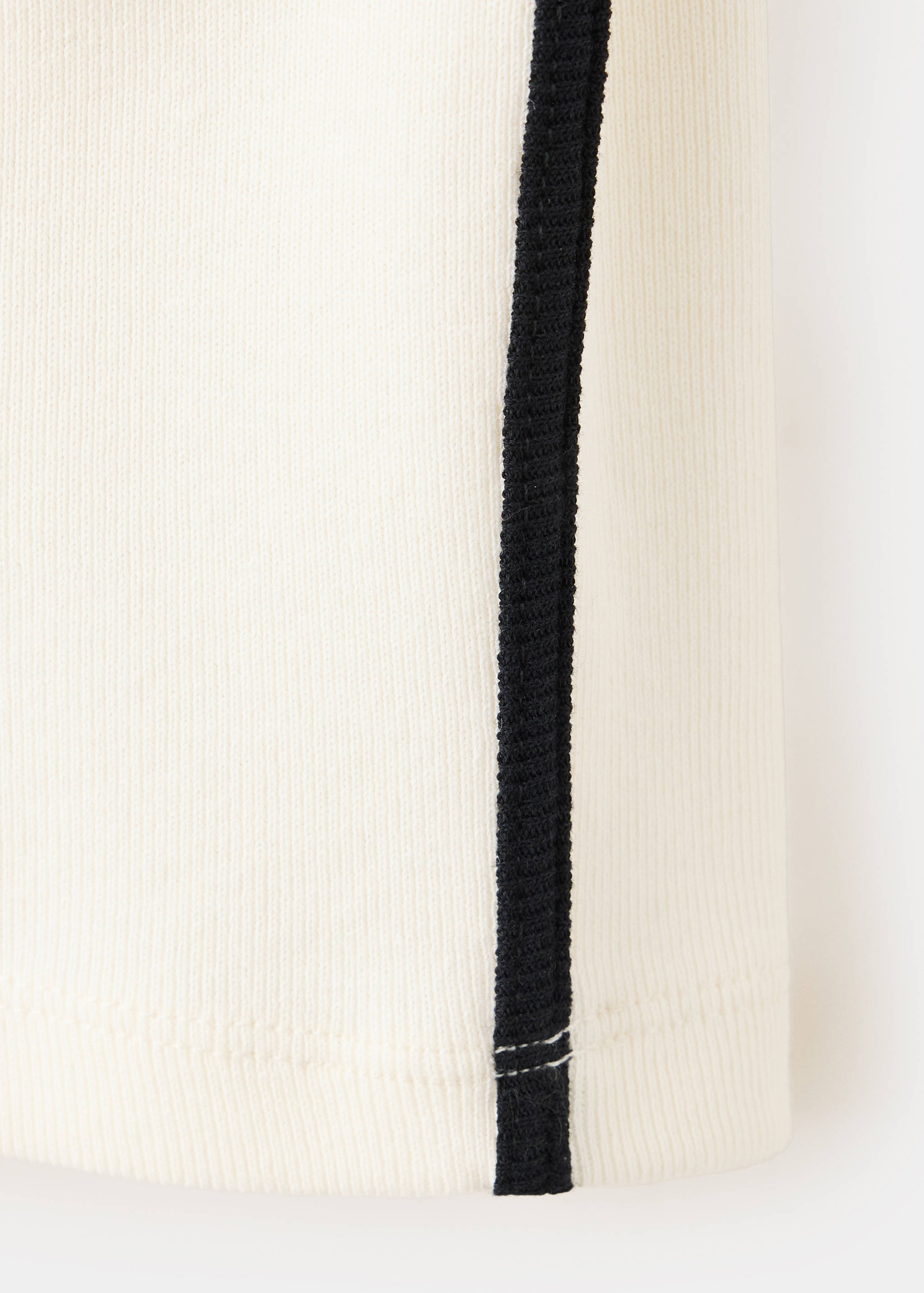 Cotton t-shirt with contrasting trim - Details of the article 0