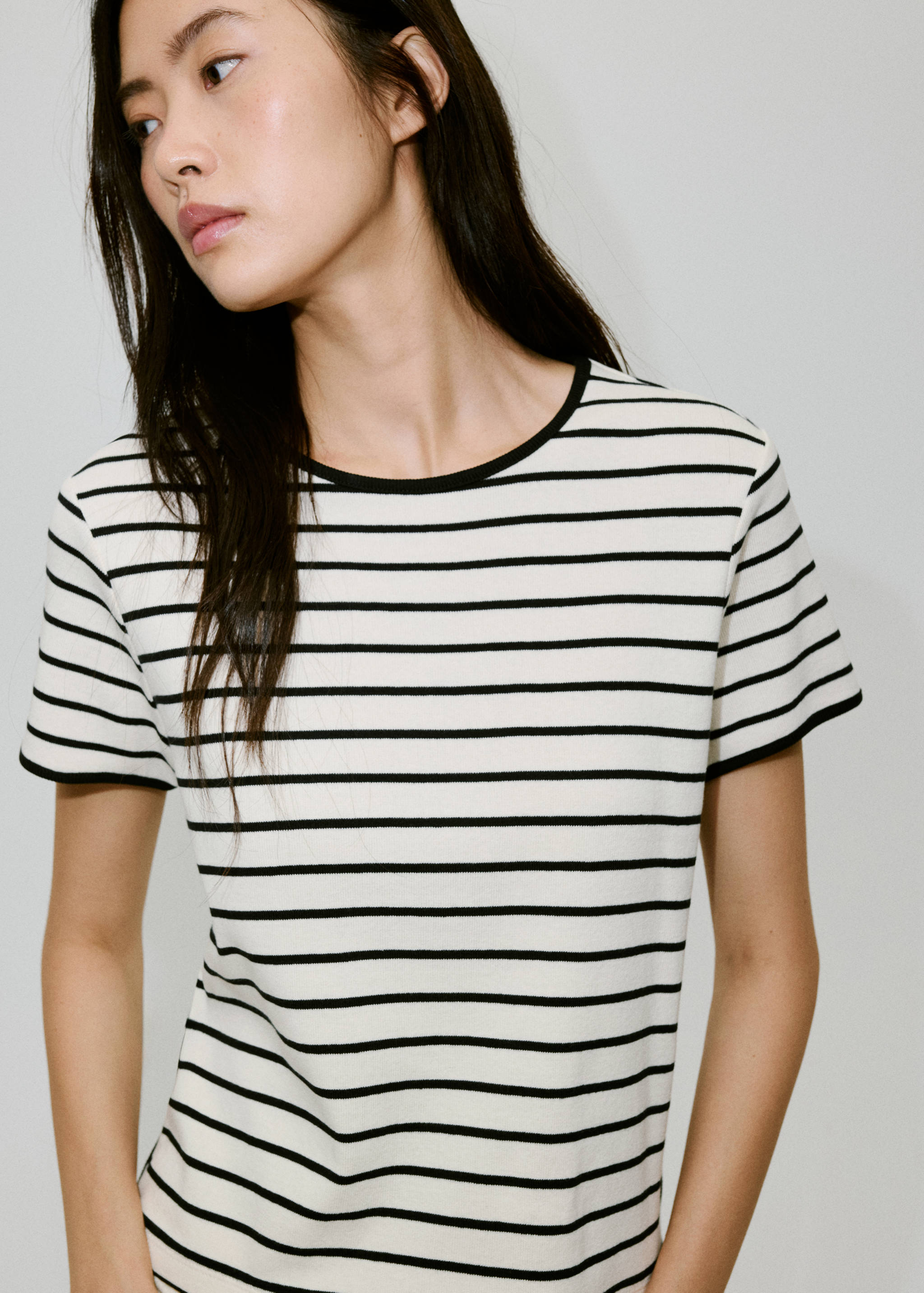 Cotton t-shirt with contrasting trim - Medium plane