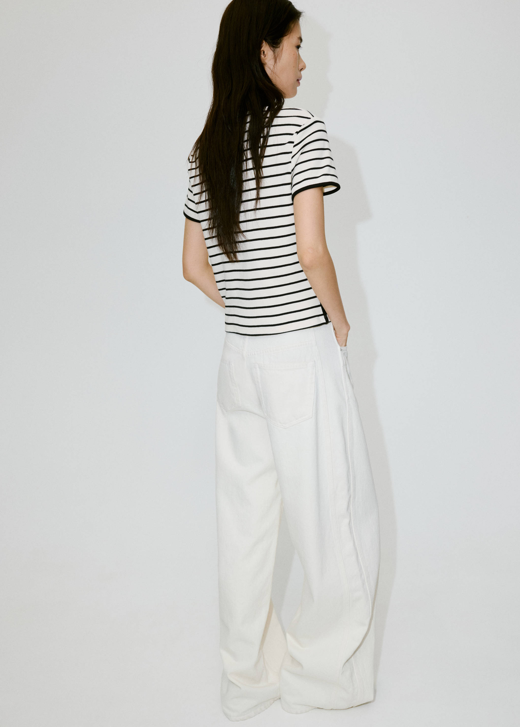 Cotton t-shirt with contrasting trim - Reverse of the article