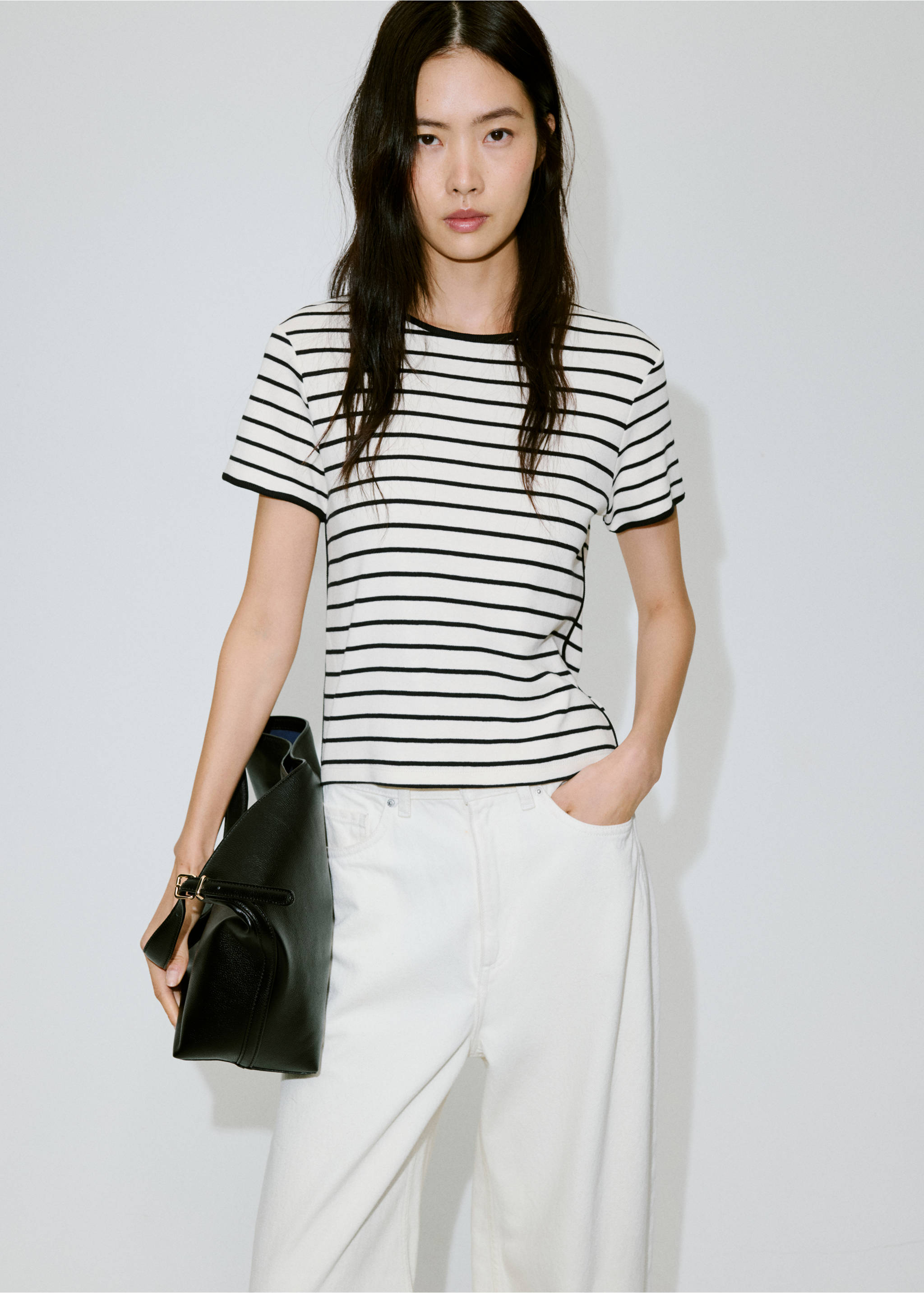 Cotton t-shirt with contrasting trim - Details of the article 1, Black. Ref: 37054076-00.