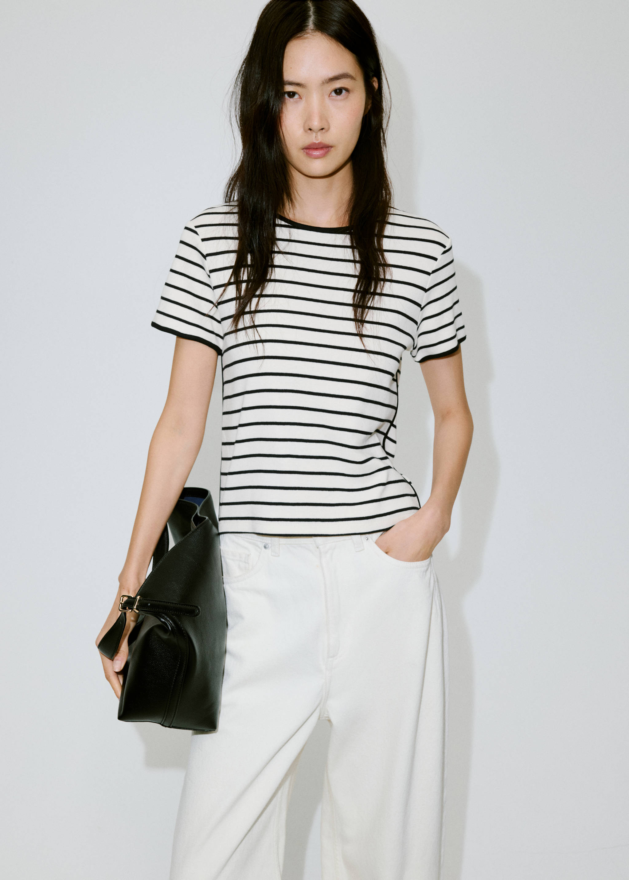 Cotton t-shirt with contrasting trim - Details of the article 1