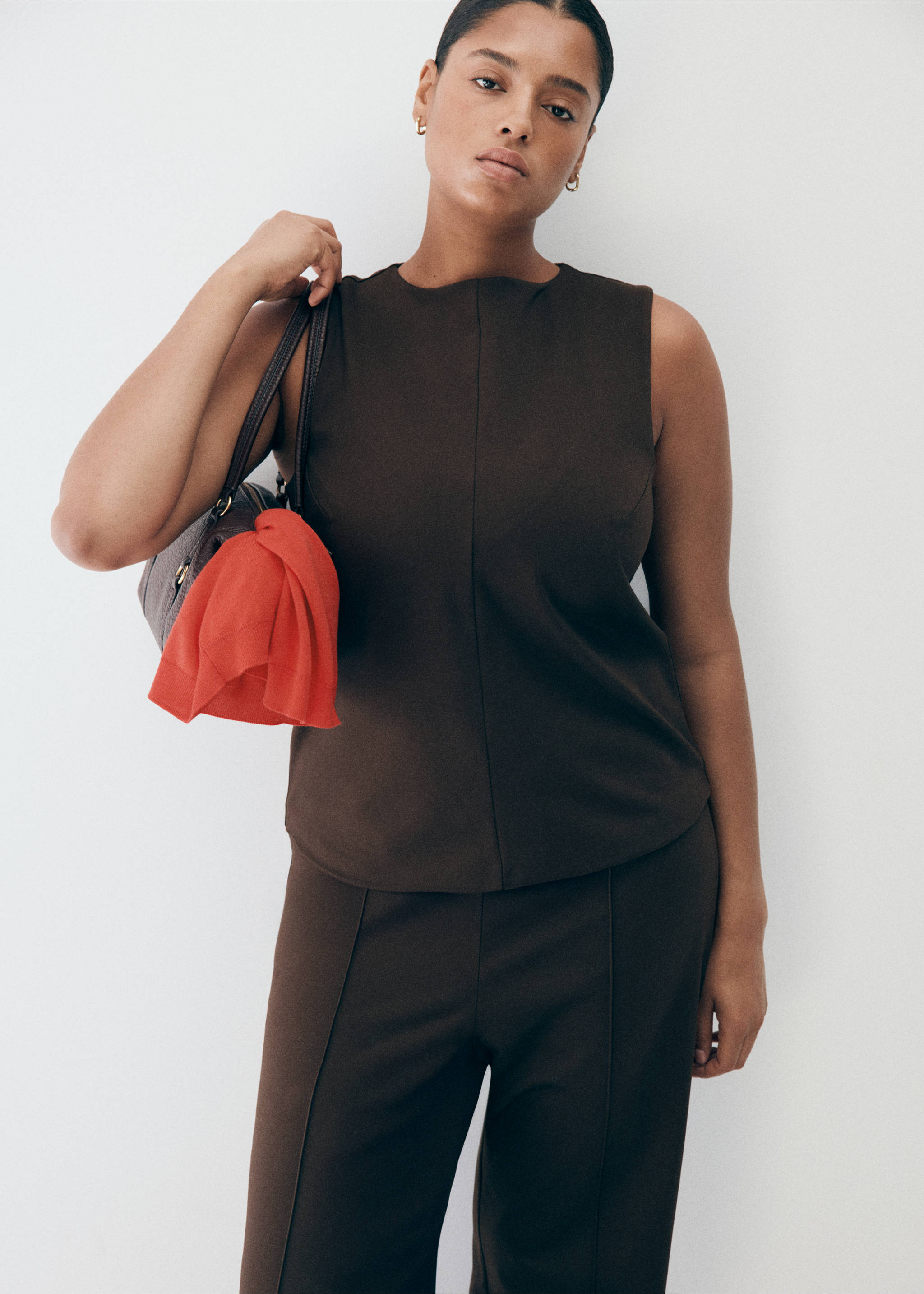 Pinstripe boat neck top - Details of the article 6, Brown. Ref: 37054078-00.
