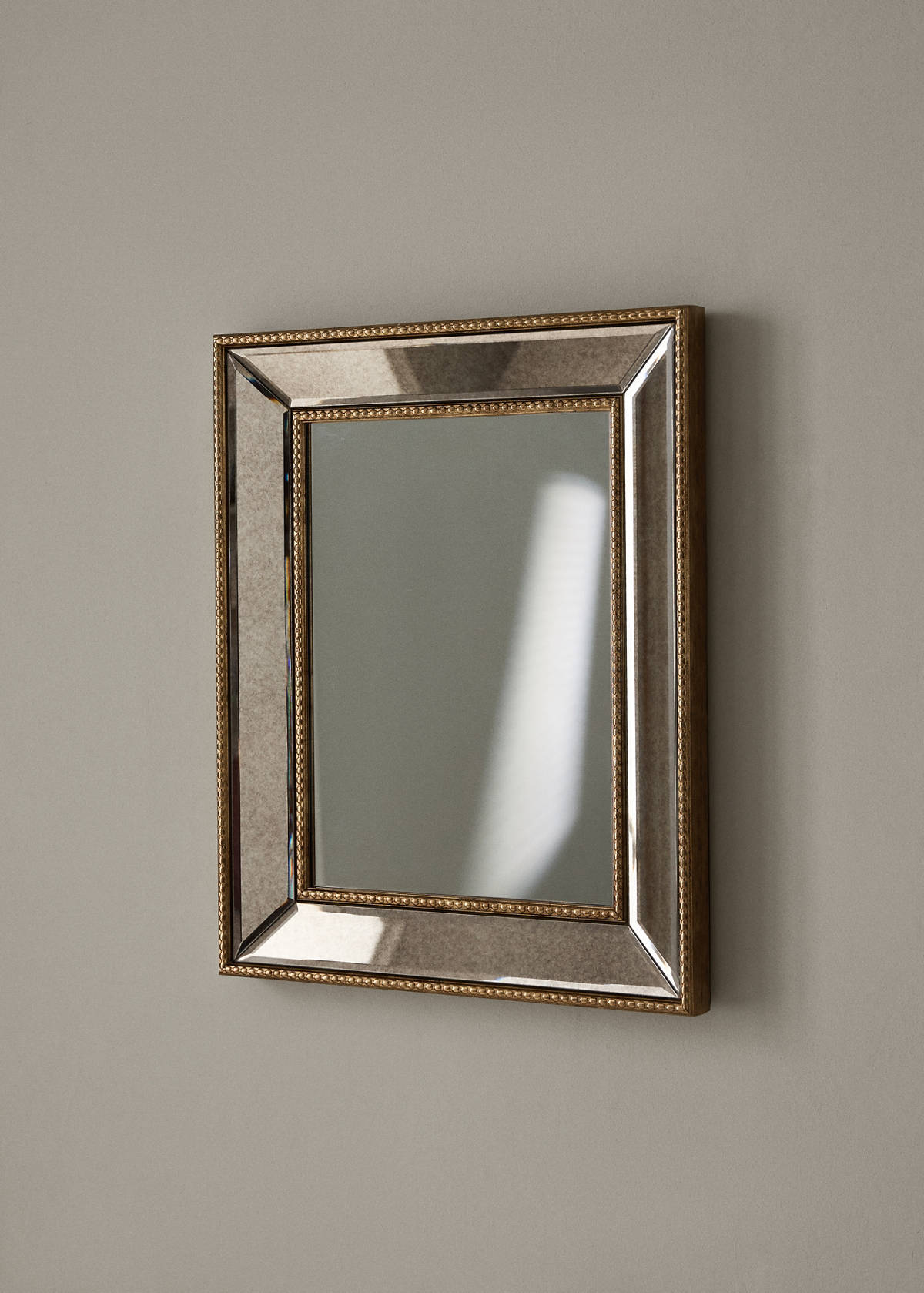 Small aged-effect mirror — Gold