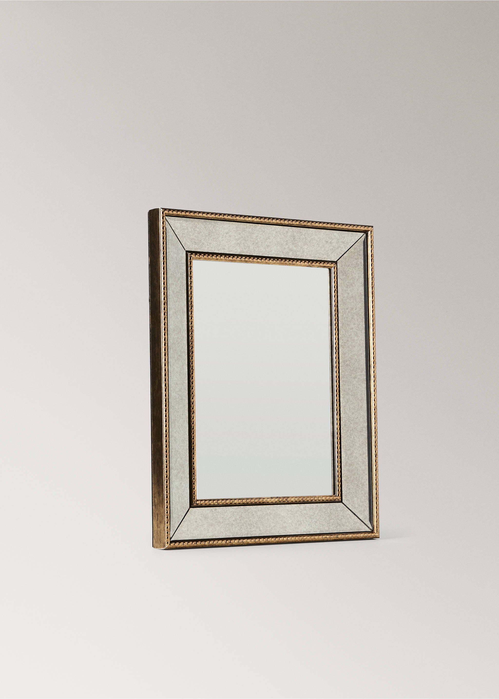 Bevelled wall mirror - Details of the article 1, Gold. Ref: 37054081-00.