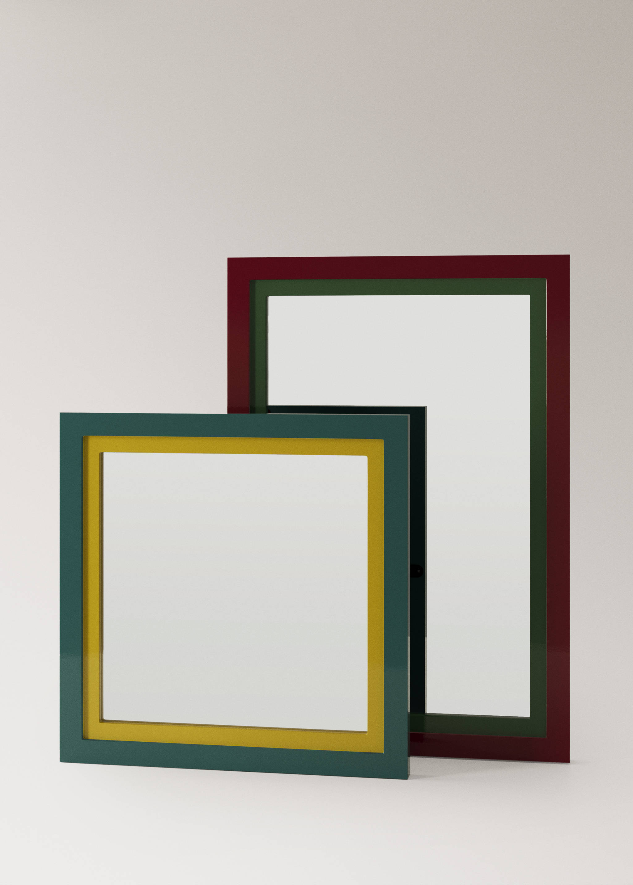 Medium-sized double mirror in lacquered colour - Details of the article 3