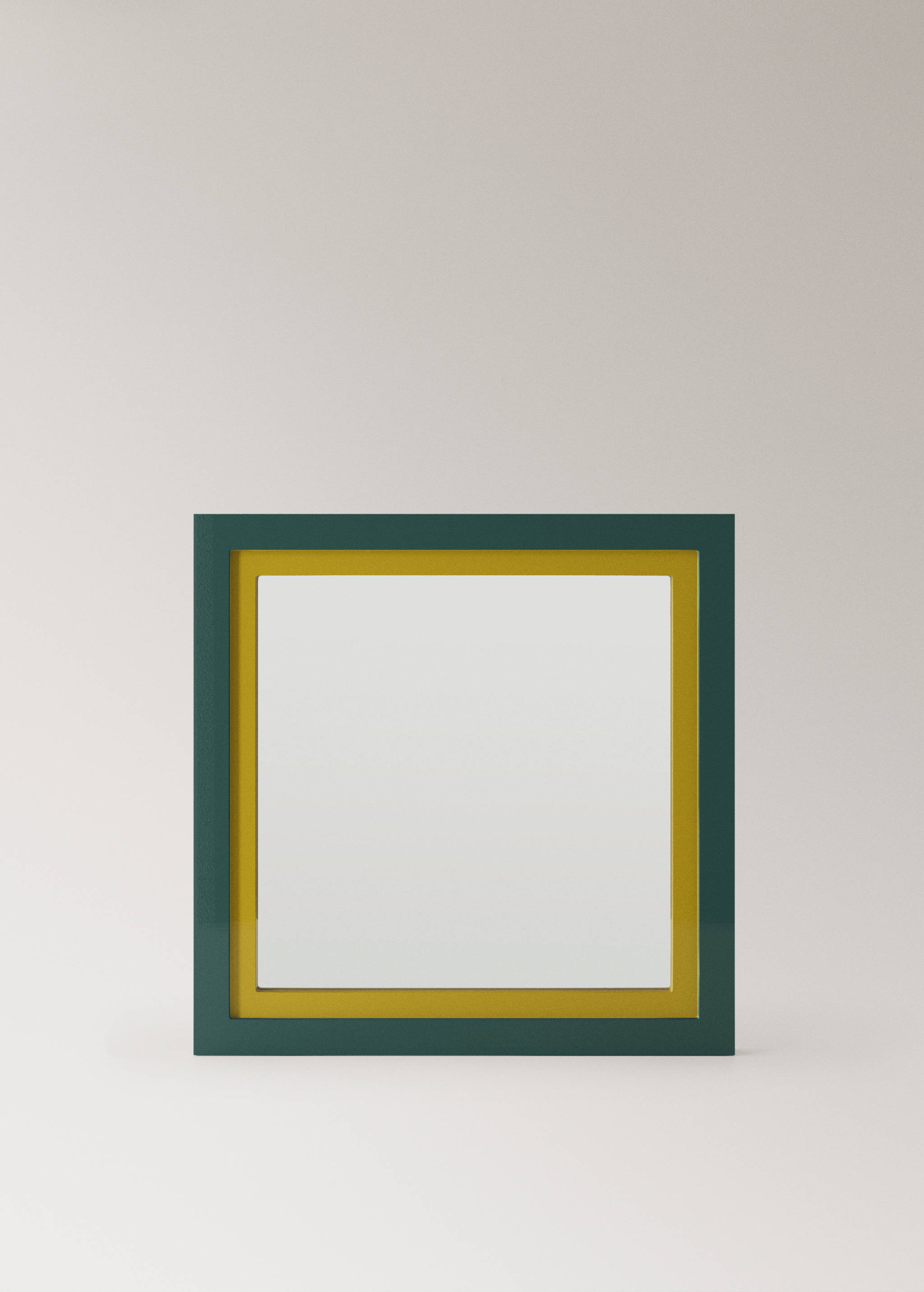 Medium-sized double mirror in lacquered colour - Article without model