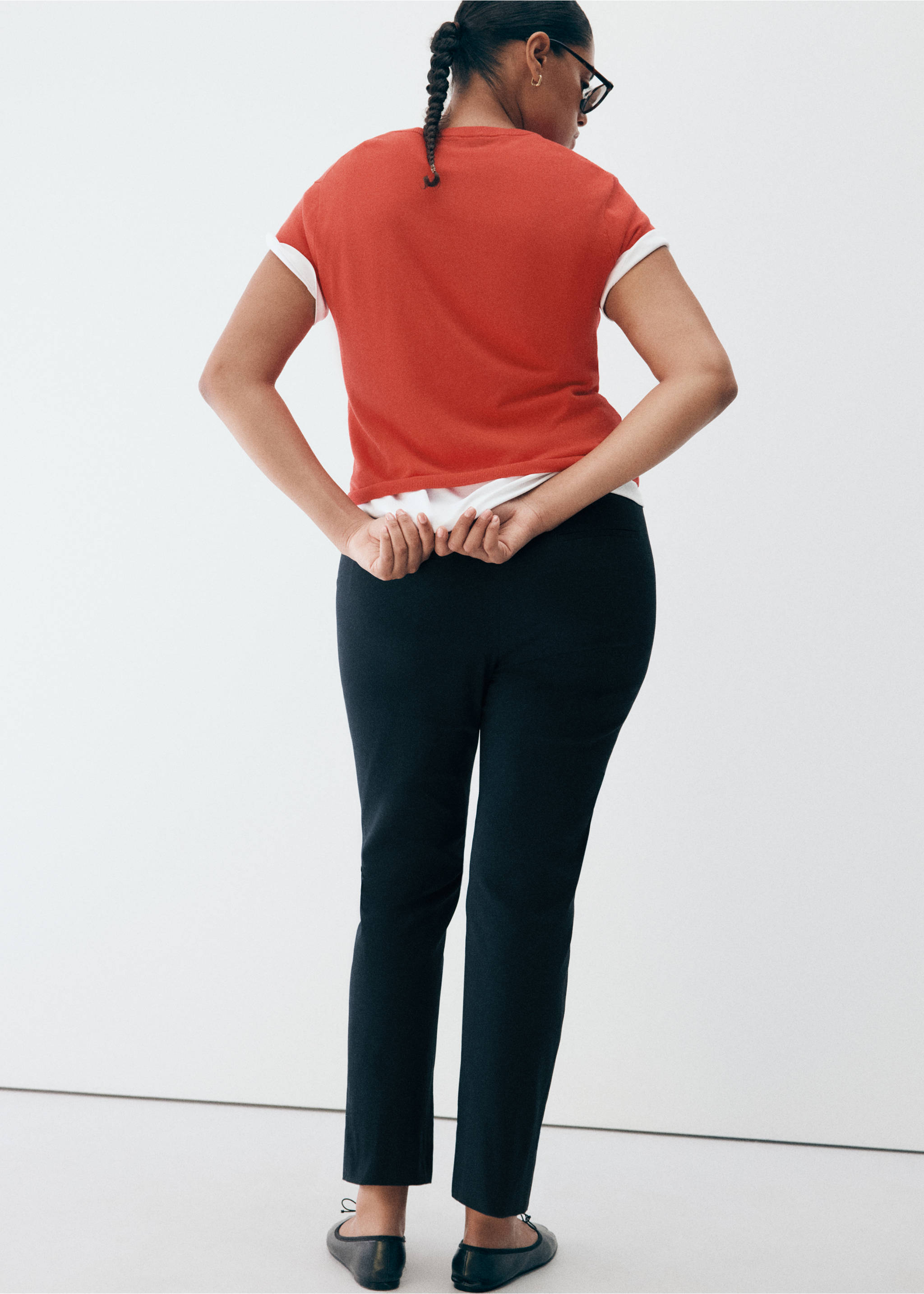 Straight-cut crop trousers - Details of the article 4, Navy. Ref: 37054086-00.