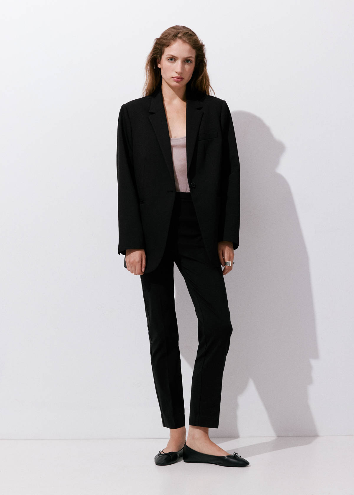 Straight-cut crop trousers — Black