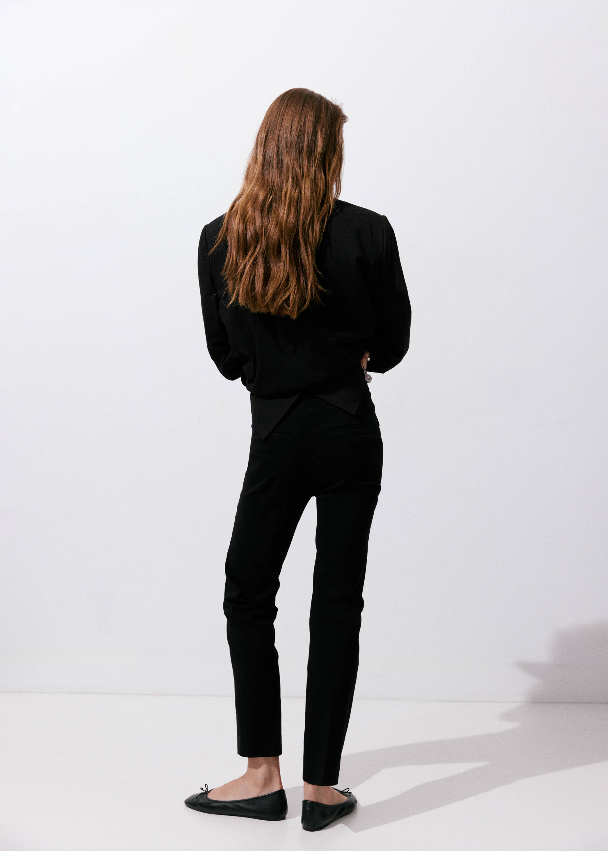 Straight-cut crop trousers - Reverse of the article, Black. Ref: 37054086-00.