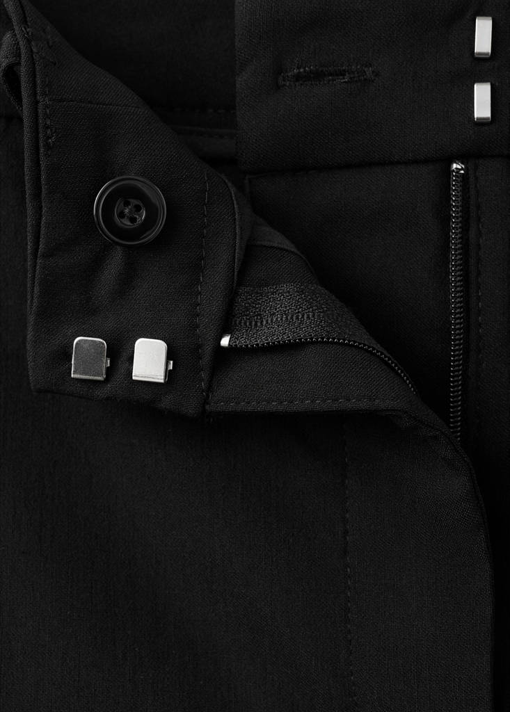 Straight-cut crop trousers — Black