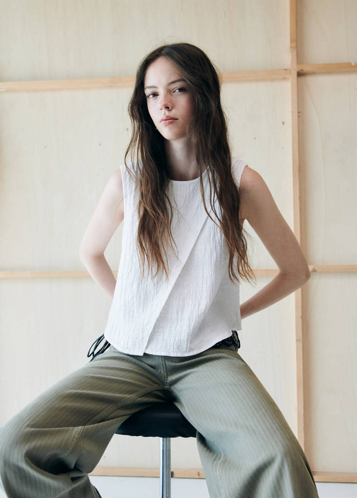 Textured detail slit top — Off White