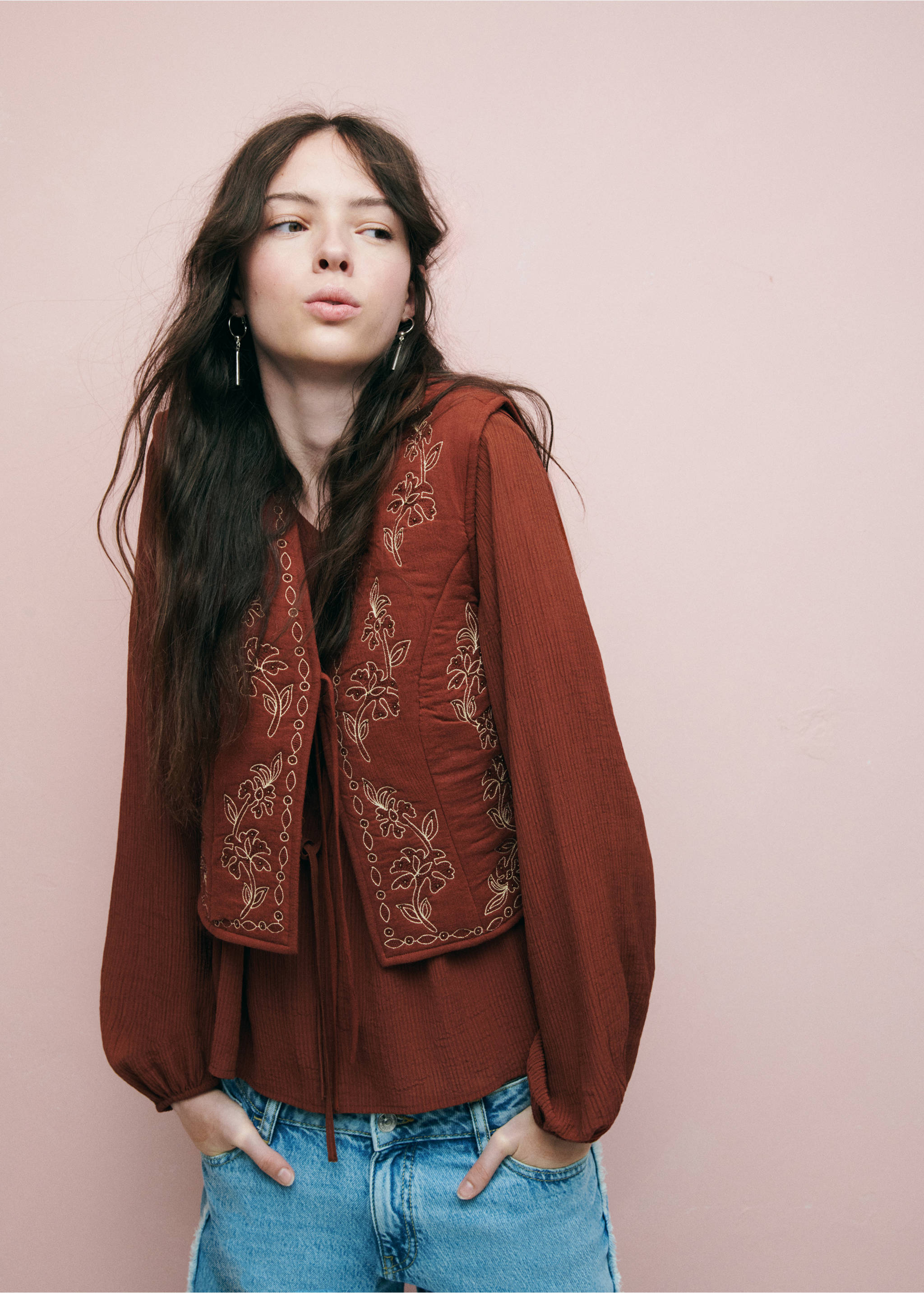 Embroidered floral gilet with bow - Medium plane, Burnt Orange. Ref: 37054095-00.