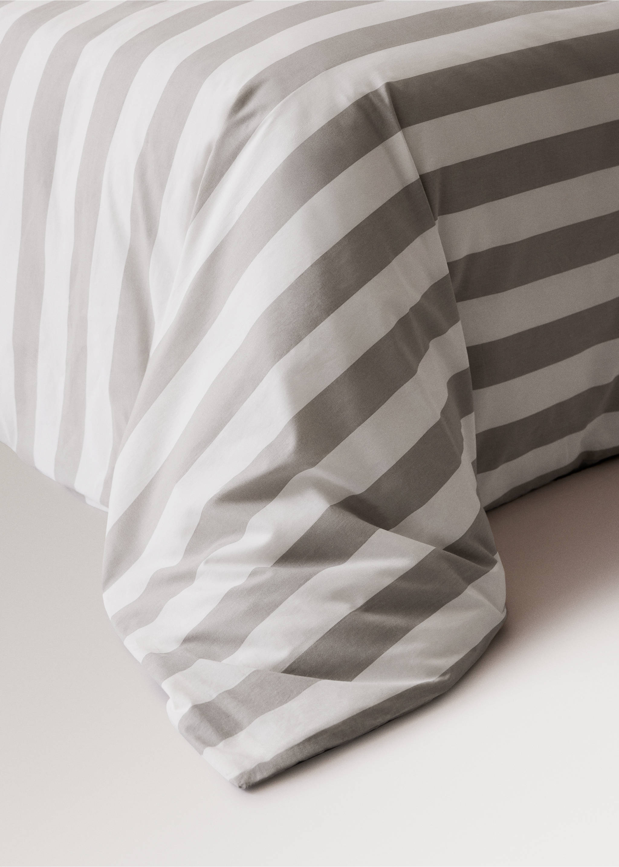 Percale cotton duvet cover 200 thread count wide stripe print Bed 135/140 cm - Details of the article 8, Sand. Ref: 37054096-00.