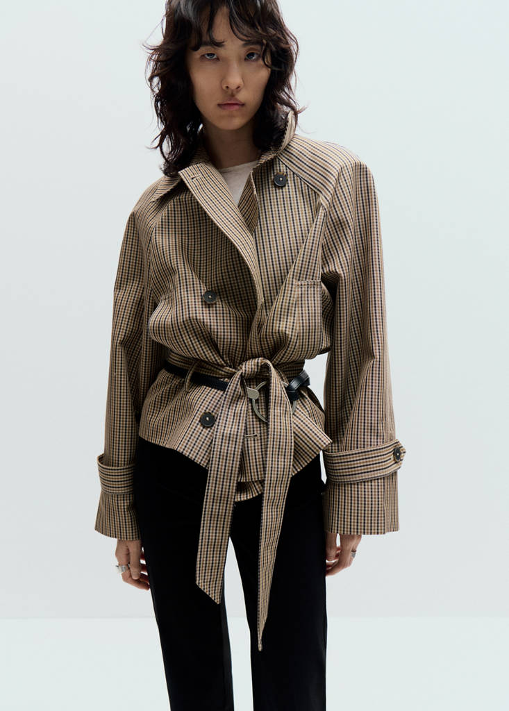 Short checked trench coat with belt — Beige