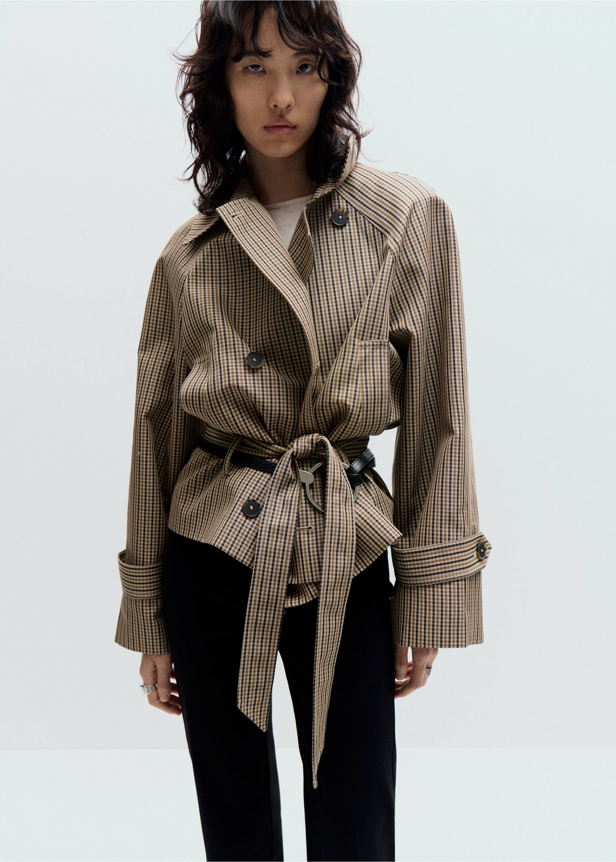 Short checked trench coat with belt - Medium plane, Beige. Ref: 37054100-00.