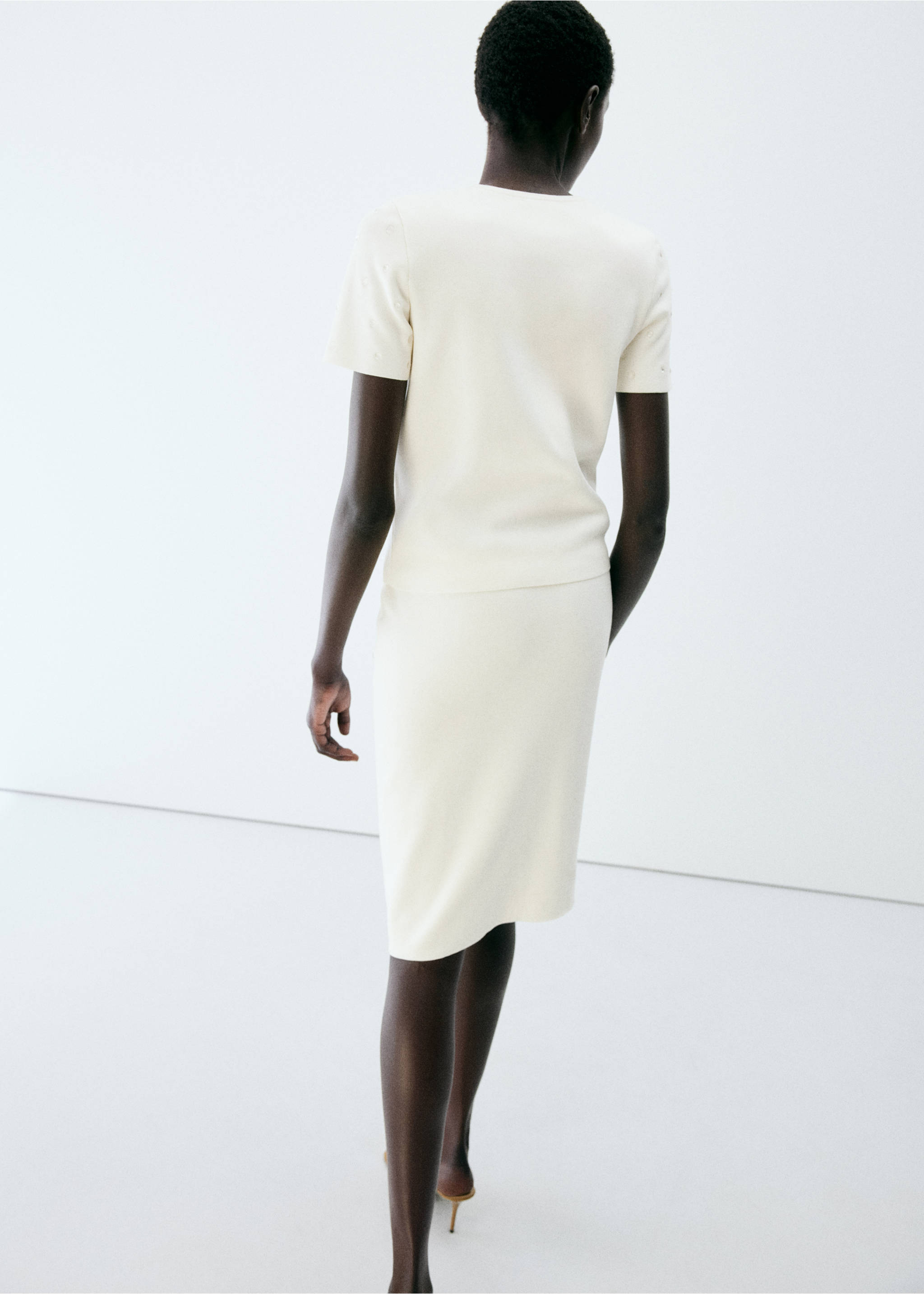 Transparent-pearl knit skirt - Reverse of the article, Ecru. Ref: 37054107-00.