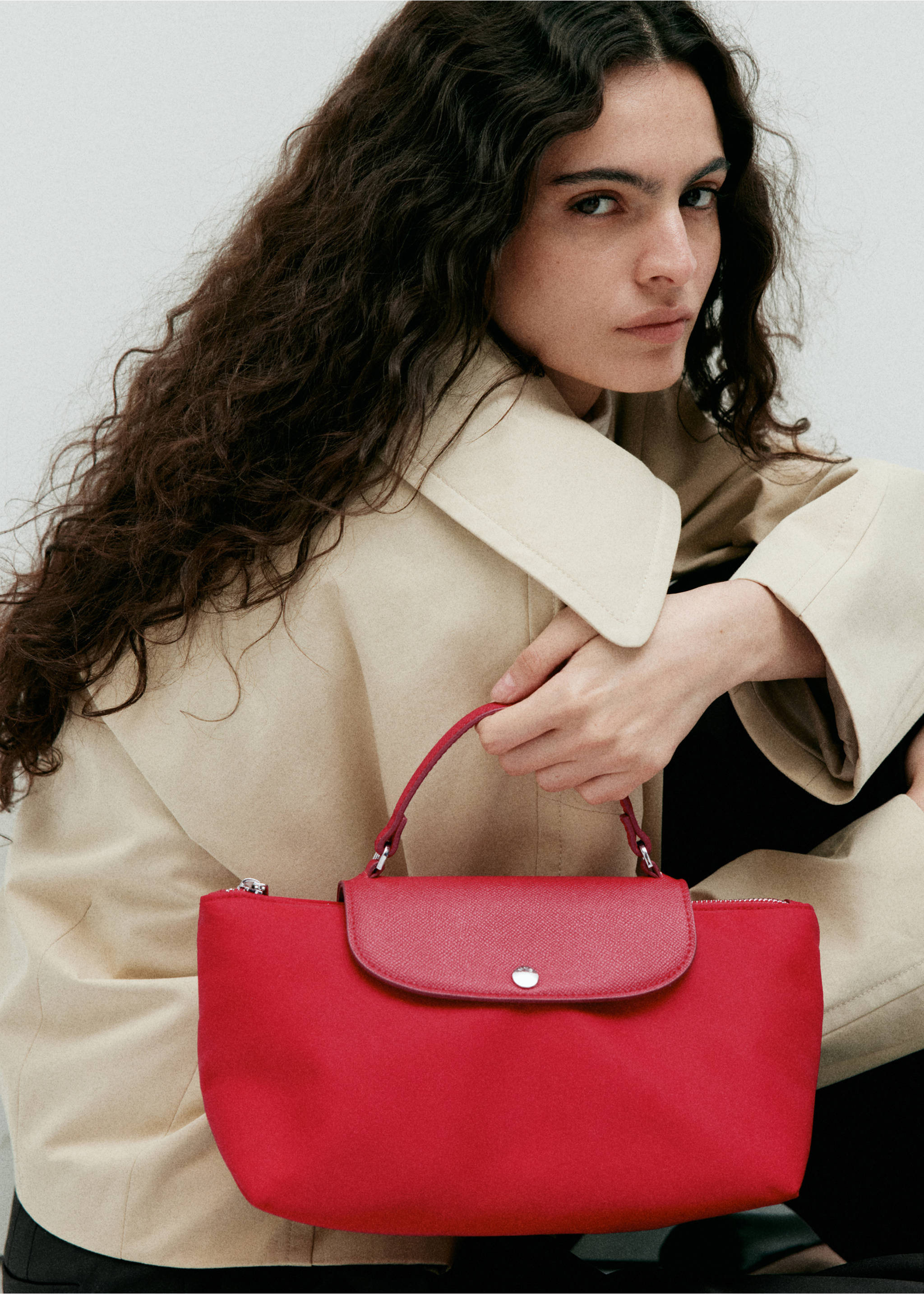 Nylon toiletry bag with handle - Details of the article 9, Red. Ref: 37054109-00.
