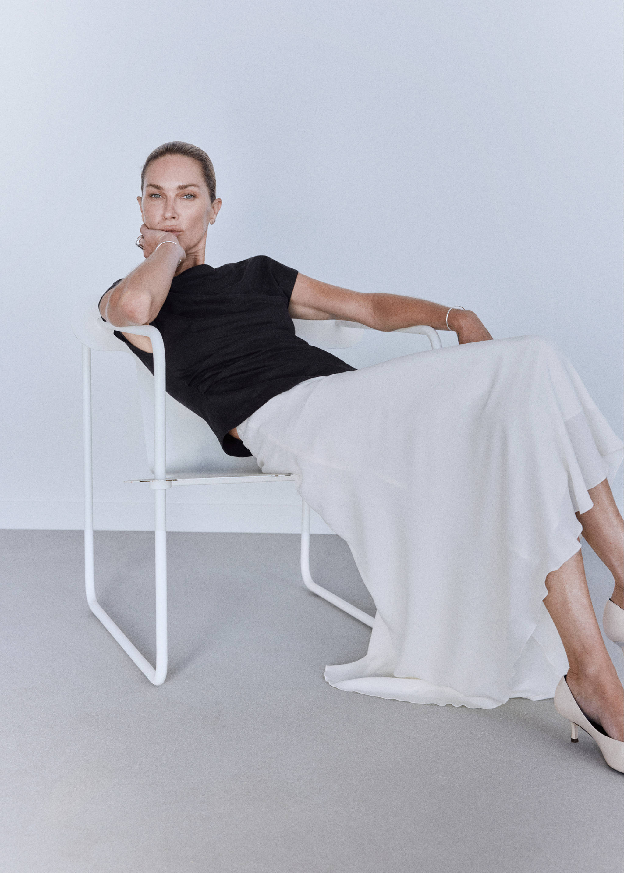 Cotton t-shirt with asymmetrical hem - General plane
