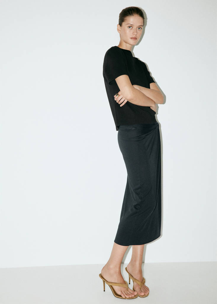Rounded neck cotton t-shirt — Black
