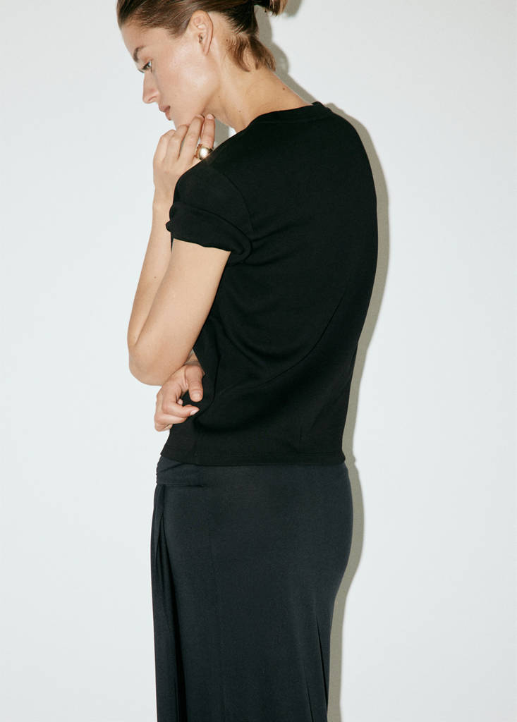 Rounded neck cotton t-shirt — Black