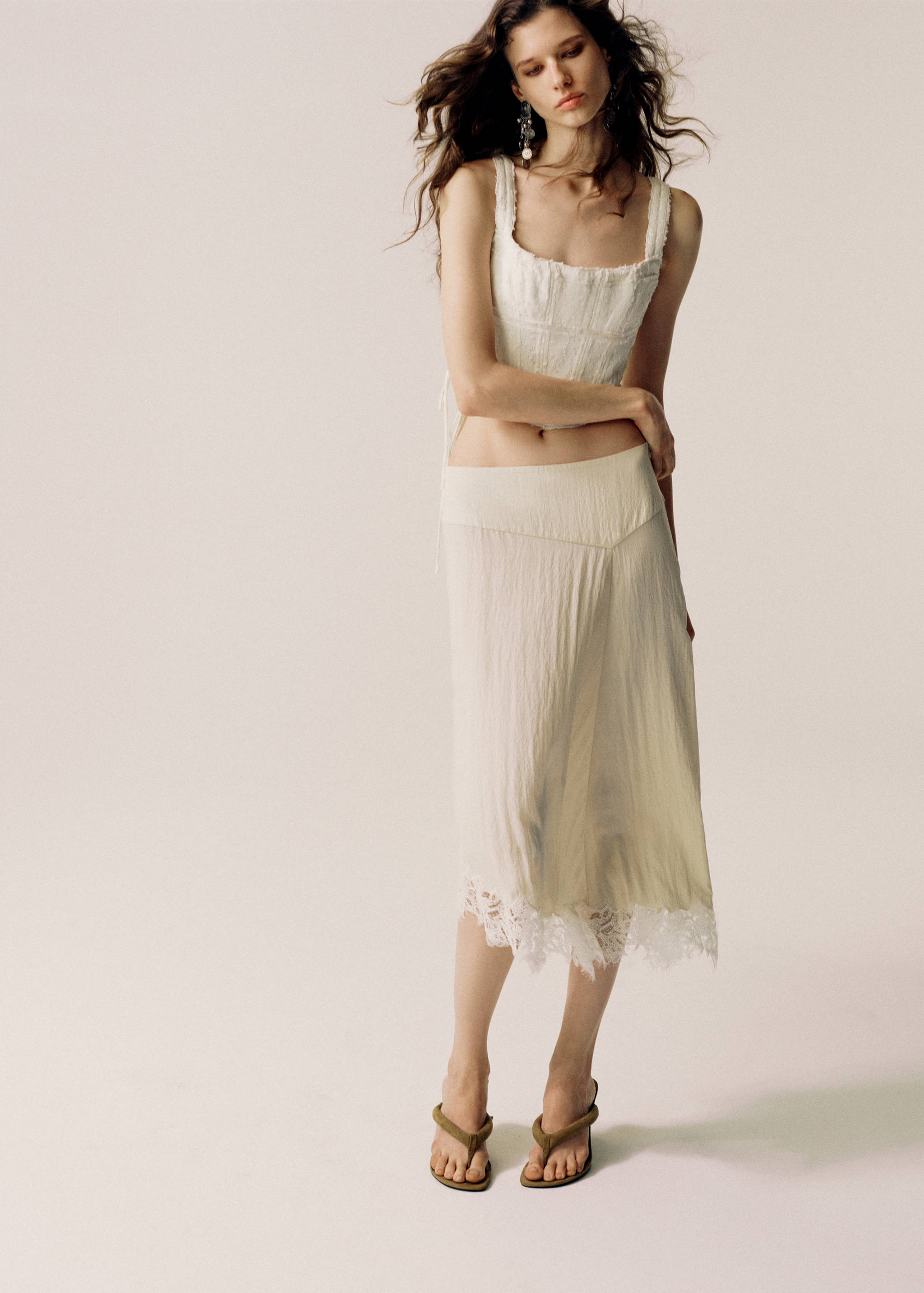 Asymmetric skirt with lace detail - General plane