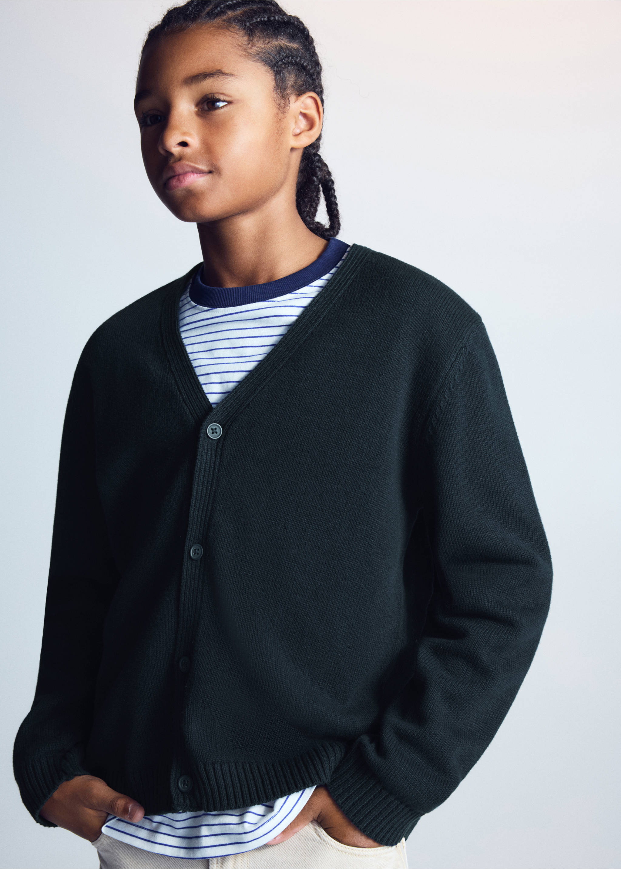 Dark green V-neck knitted cardigan with front buttons., Navy. Ref: 37054404-00.